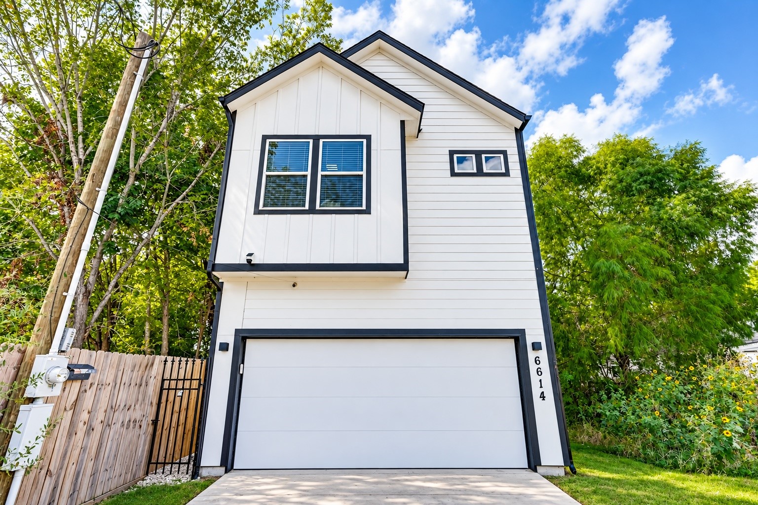 Welcome to 6614 Foster St!