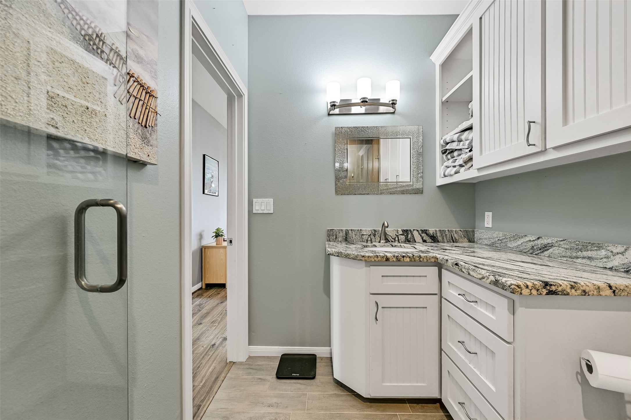 7119 Beau Rue Street, Hitchcock, TX 77563