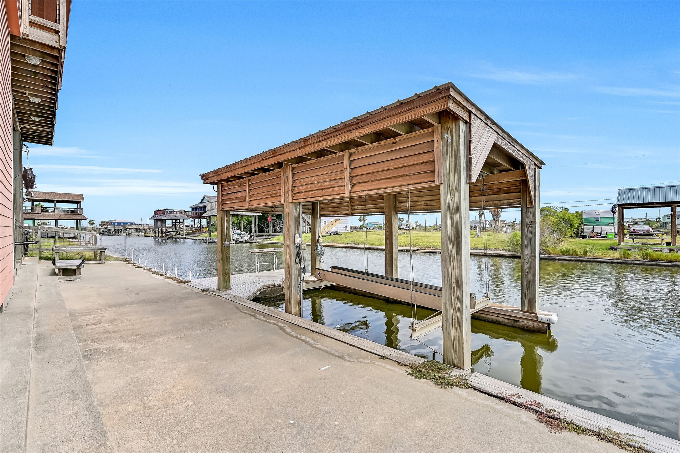Boathouse with boat lift