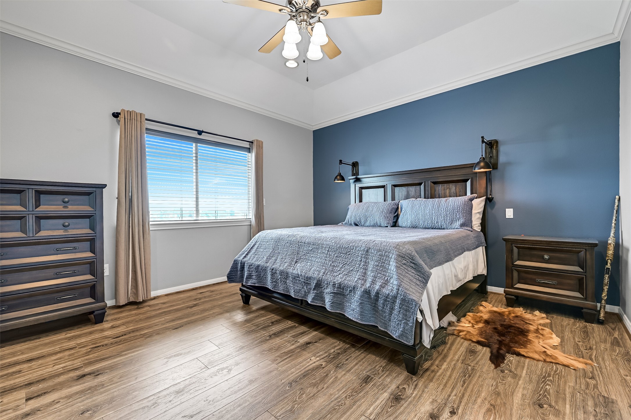 Welcome to your primary retreat! Wake up to views of the canal.