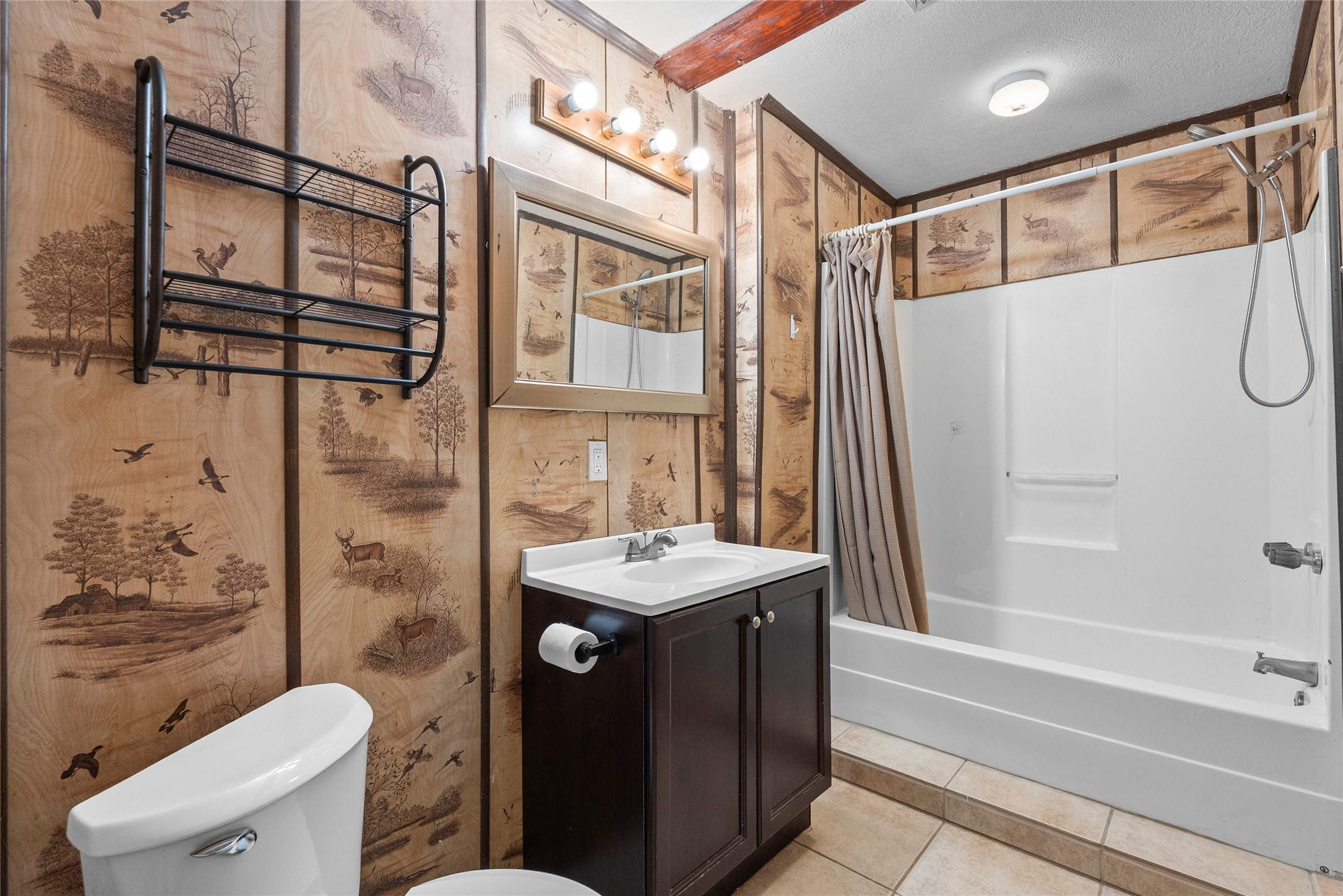 7108 E Hunter Drive, Hitchcock, TX 77563