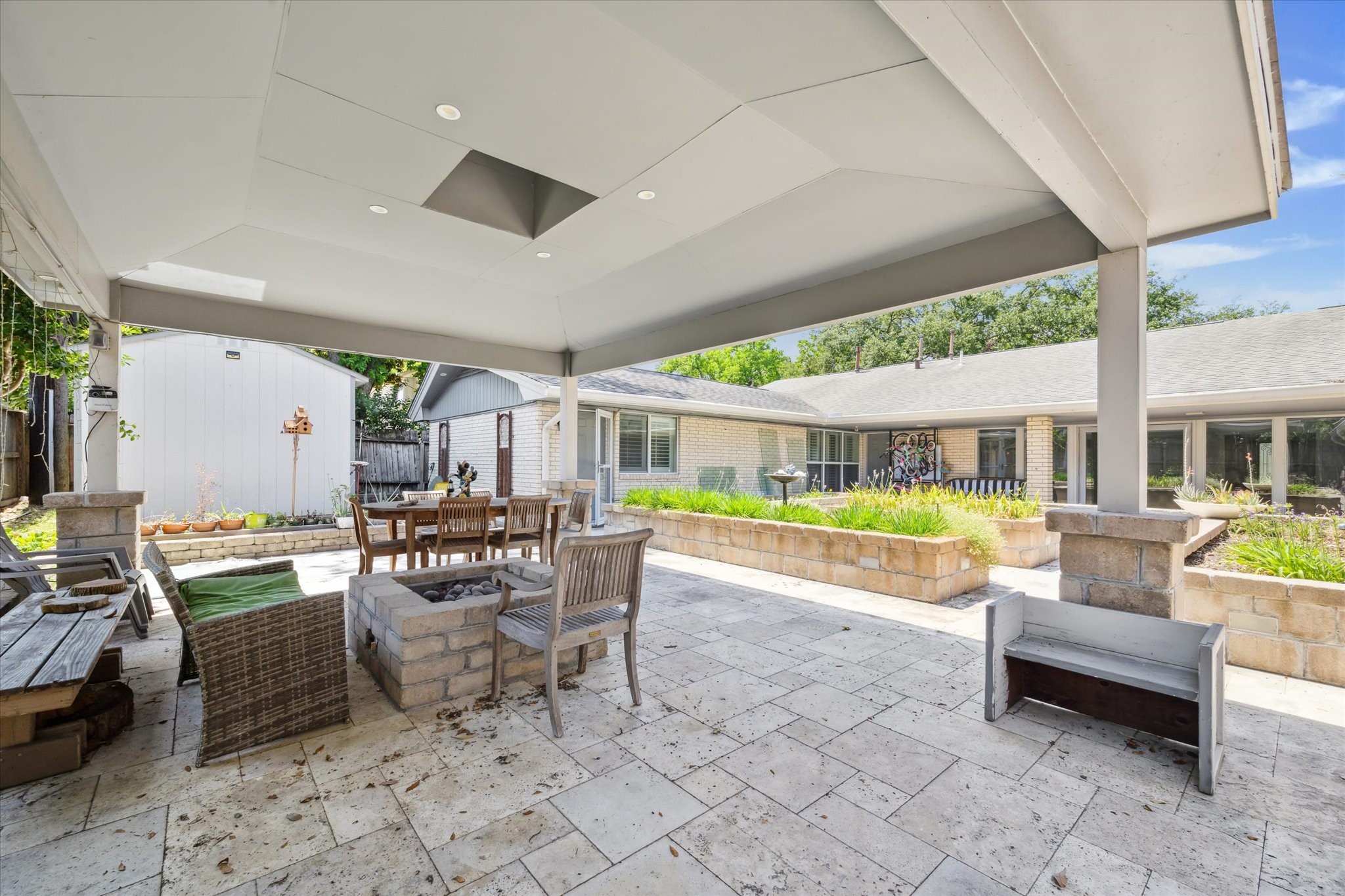 5223 Braesvalley Drive, Houston, TX 77096 5223 Braesvalley Drive, Houston, TX 77096