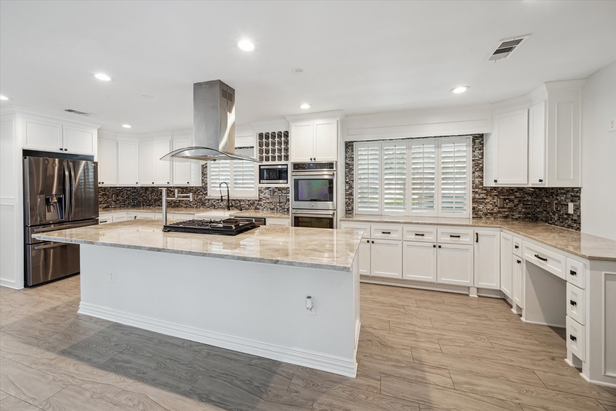 5223 Braesvalley Drive, Houston, TX 77096 5223 Braesvalley Drive, Houston, TX 77096