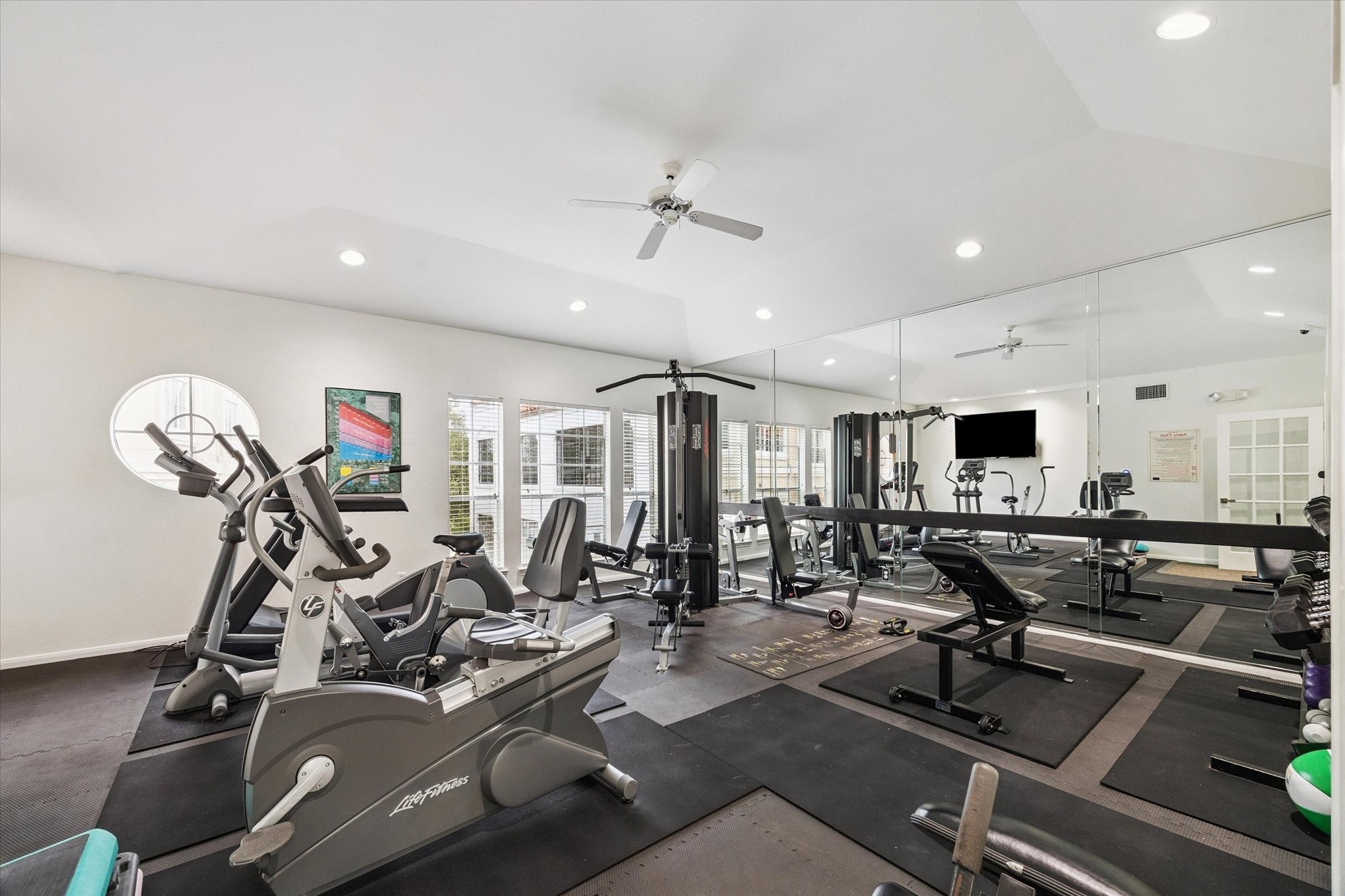 Enjoy the fabulous community swimming pool at Reata at River Oaks! A wonderful amenity for relaxing, lounging poolside & enjoying Houston's warmer months without the maintenance of a private pool.
