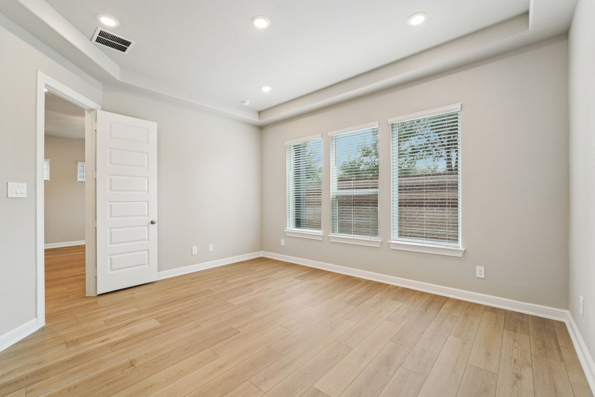 Photo is not of actual home, but is an inspirational photo of builder's model home and may depict options, furnishings, and/or decorator features that are not included.