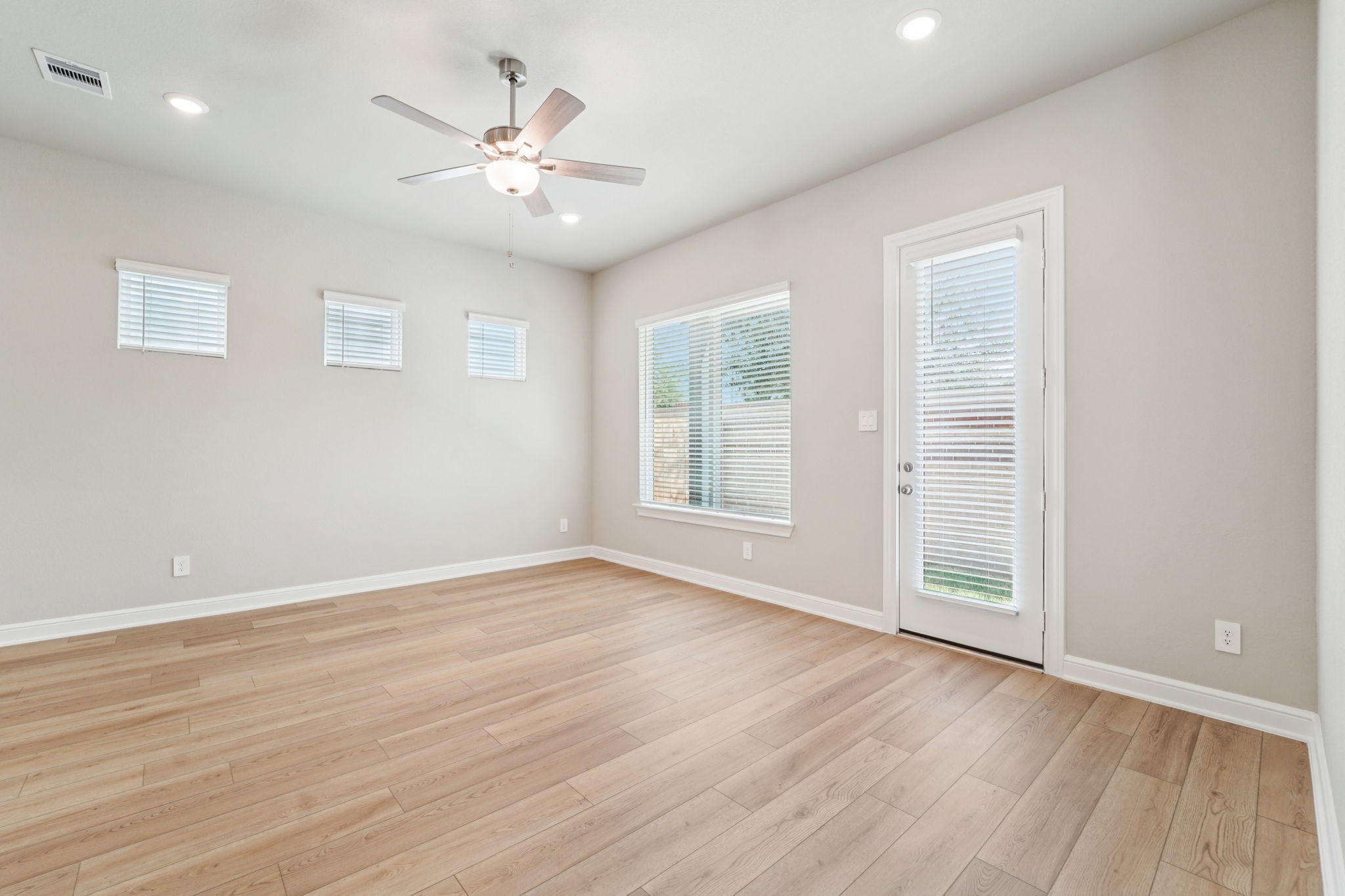 Photo is not of actual home, but is an inspirational photo of builder's model home and may depict options, furnishings, and/or decorator features that are not included. Photo is not of actual home, but is an inspirational photo of builder's model home and may depict options, furnishings, and/or decorator features that are not included.