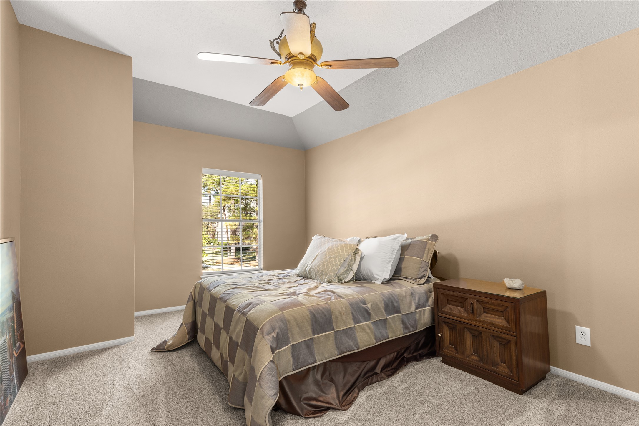 3rd bedroom upstairs 14x13