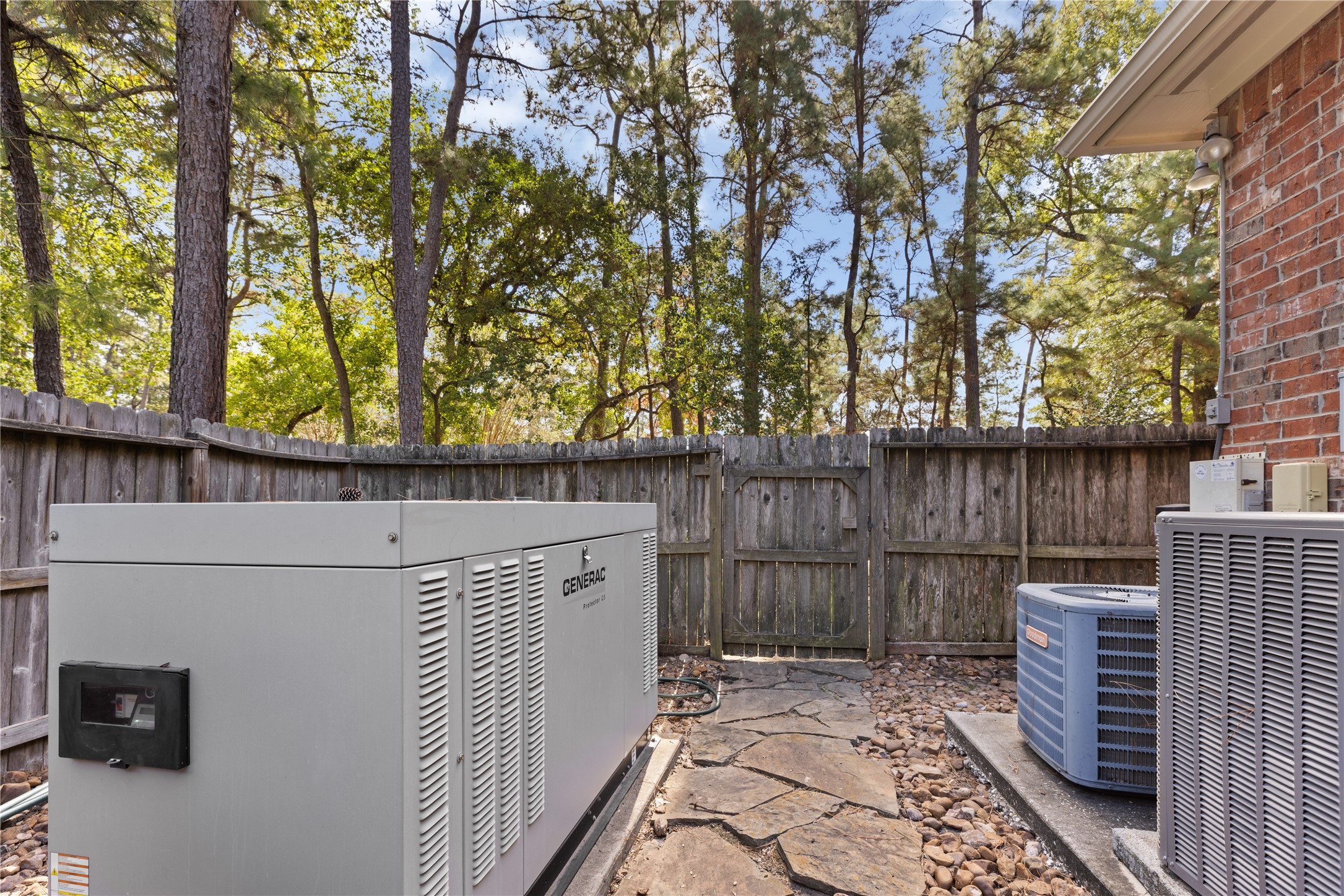 Whole home 38KW generator. Also a Private Water Well!