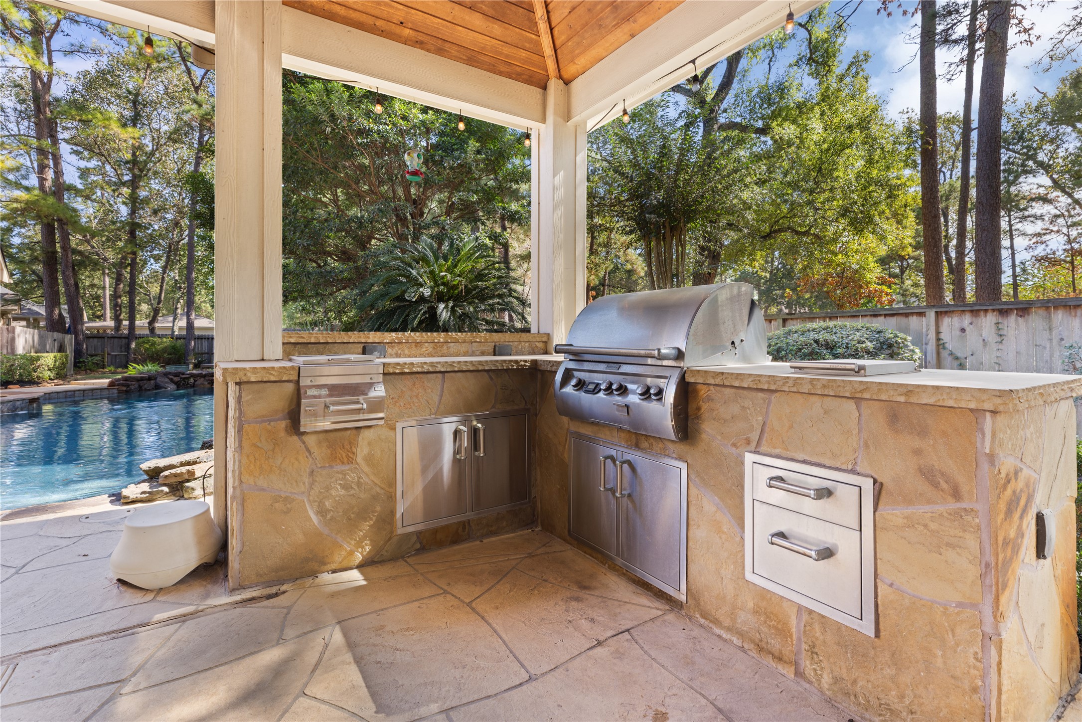 Outdoor kitchen