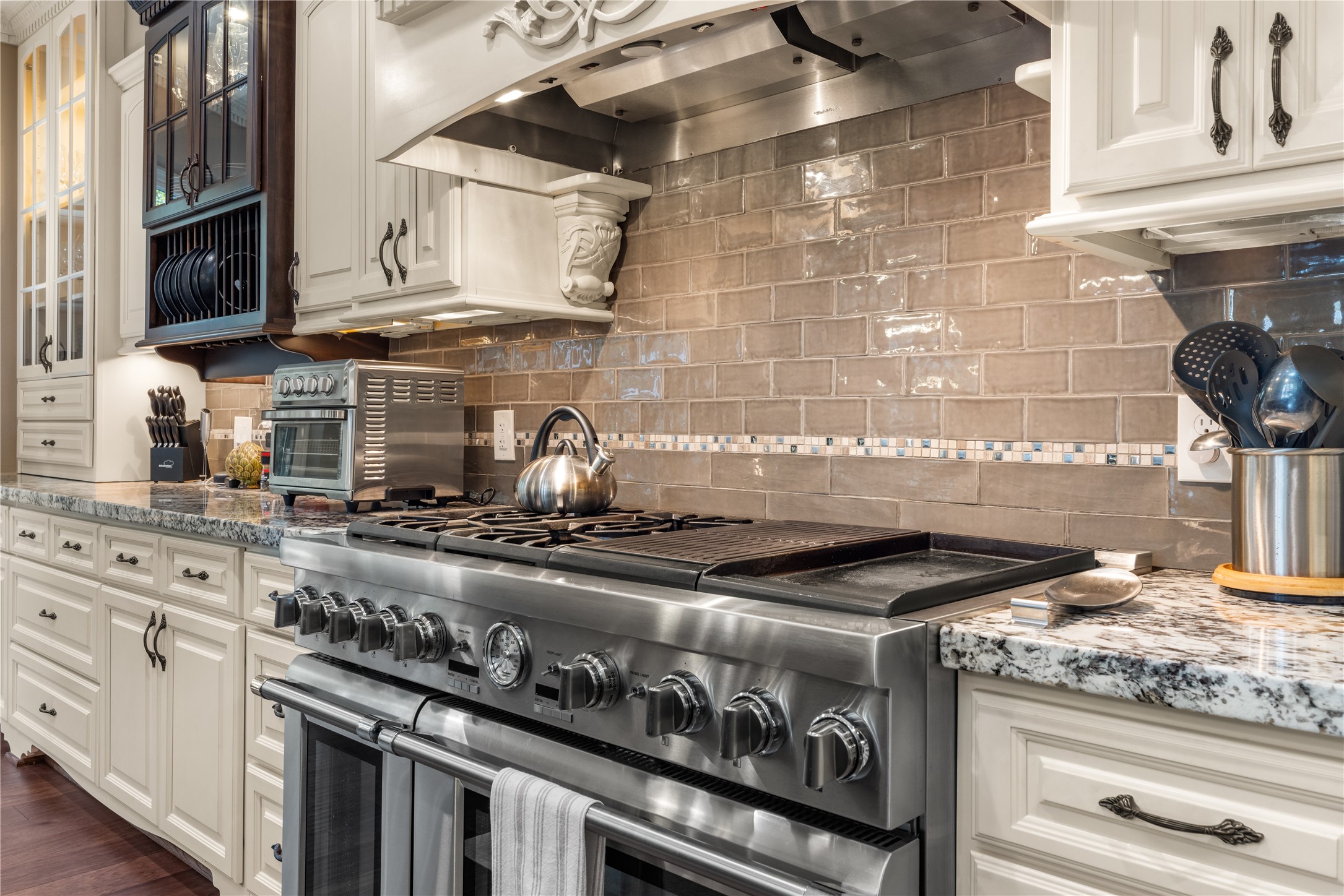 Thermador 48-in Gas Range with 6 Burners and Griddle