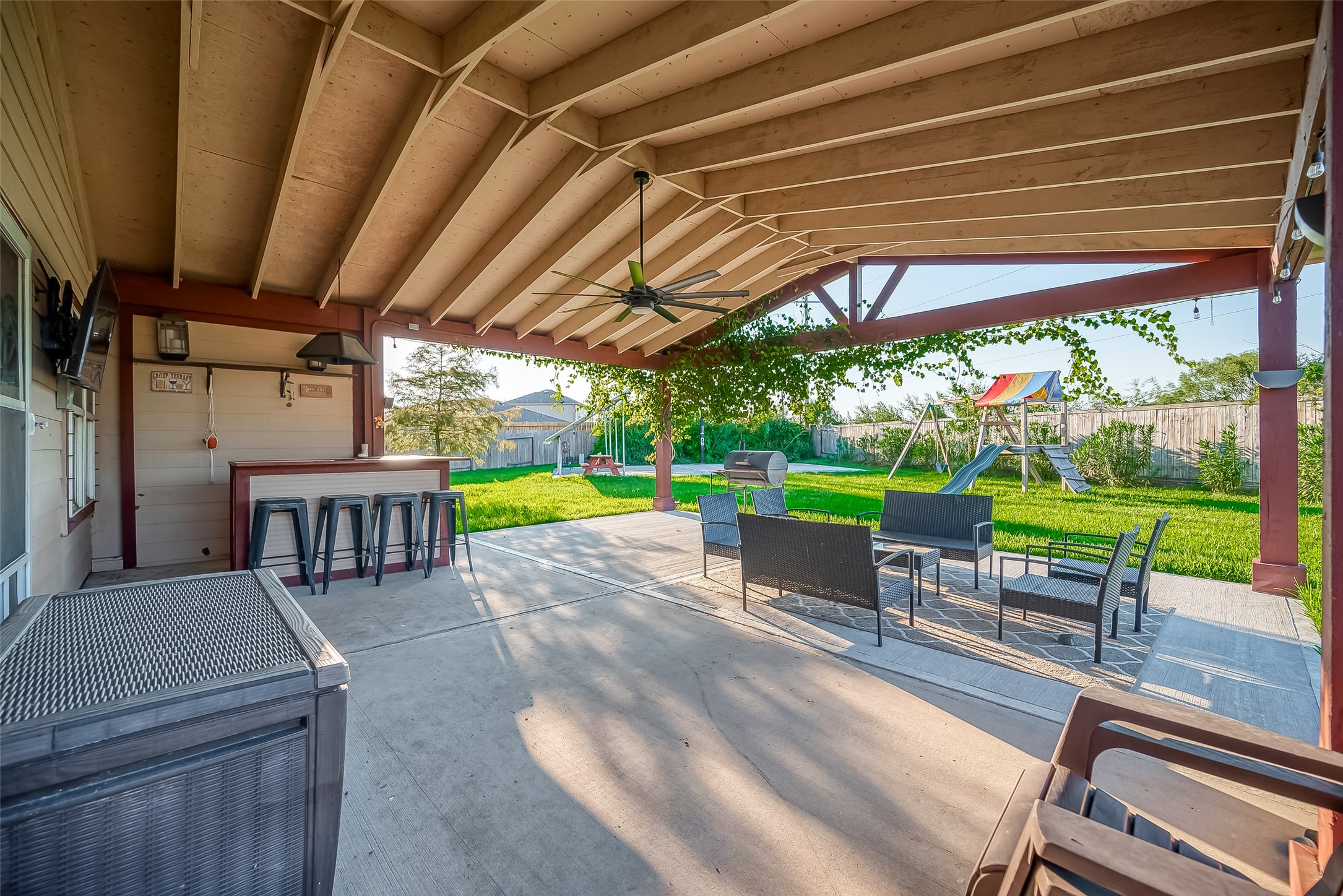 346 Apache Field Lane, La Marque, TX 77568