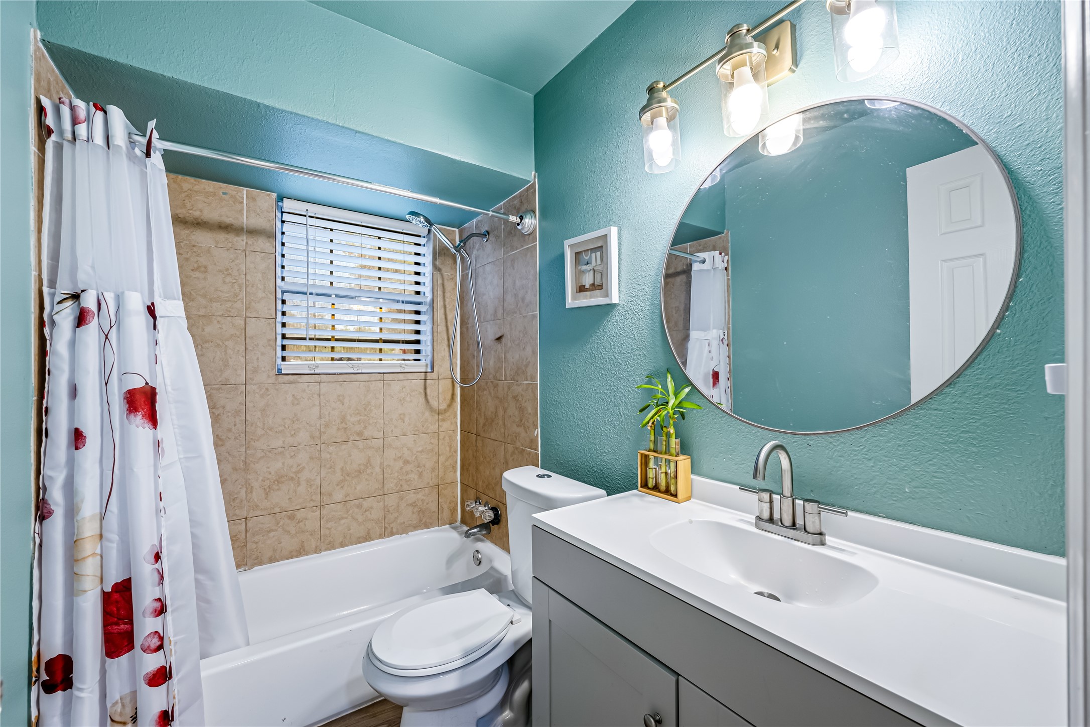 8823 Shadow Crest Street, Houston, TX 77074