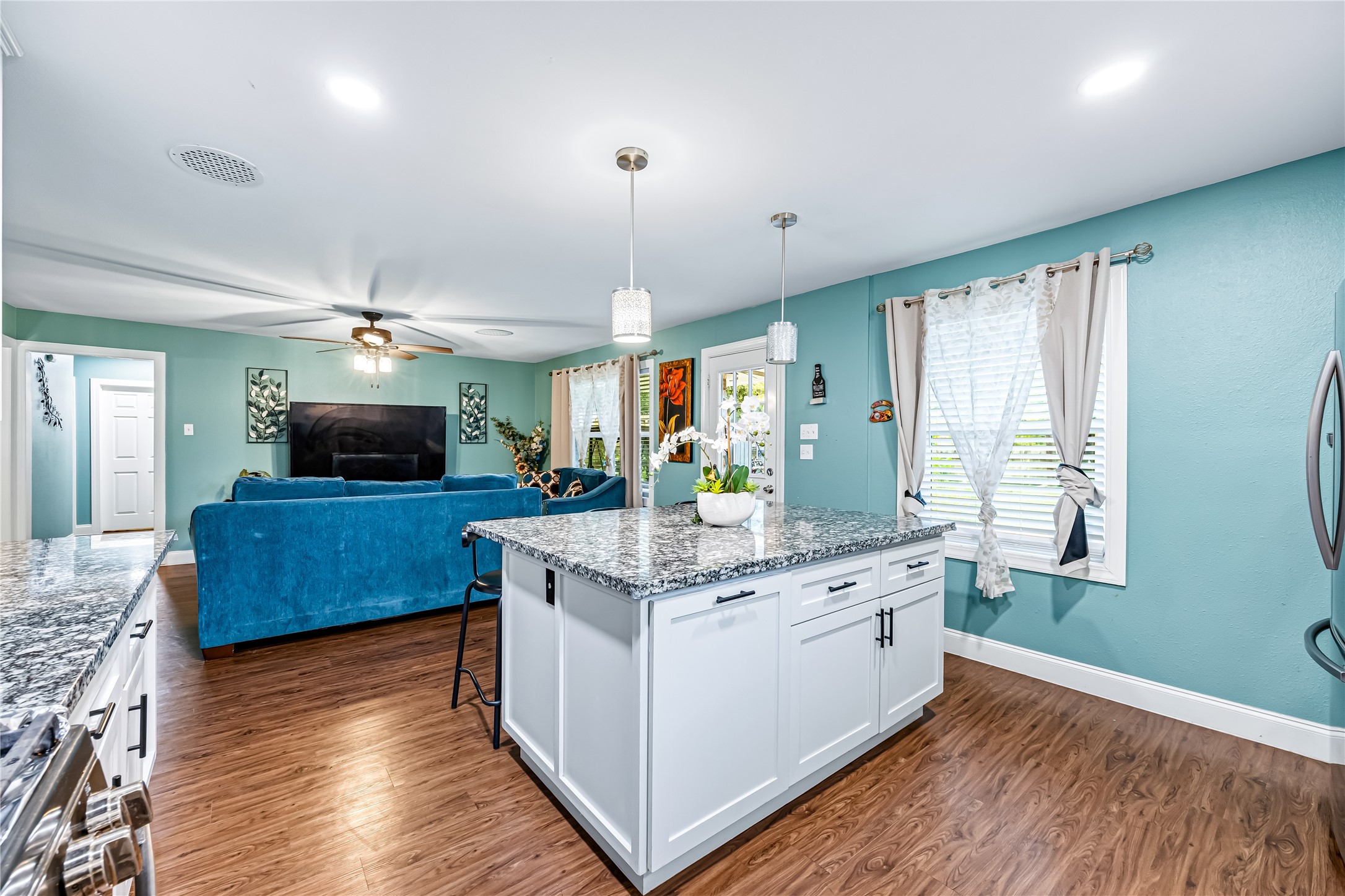 8823 Shadow Crest Street, Houston, TX 77074