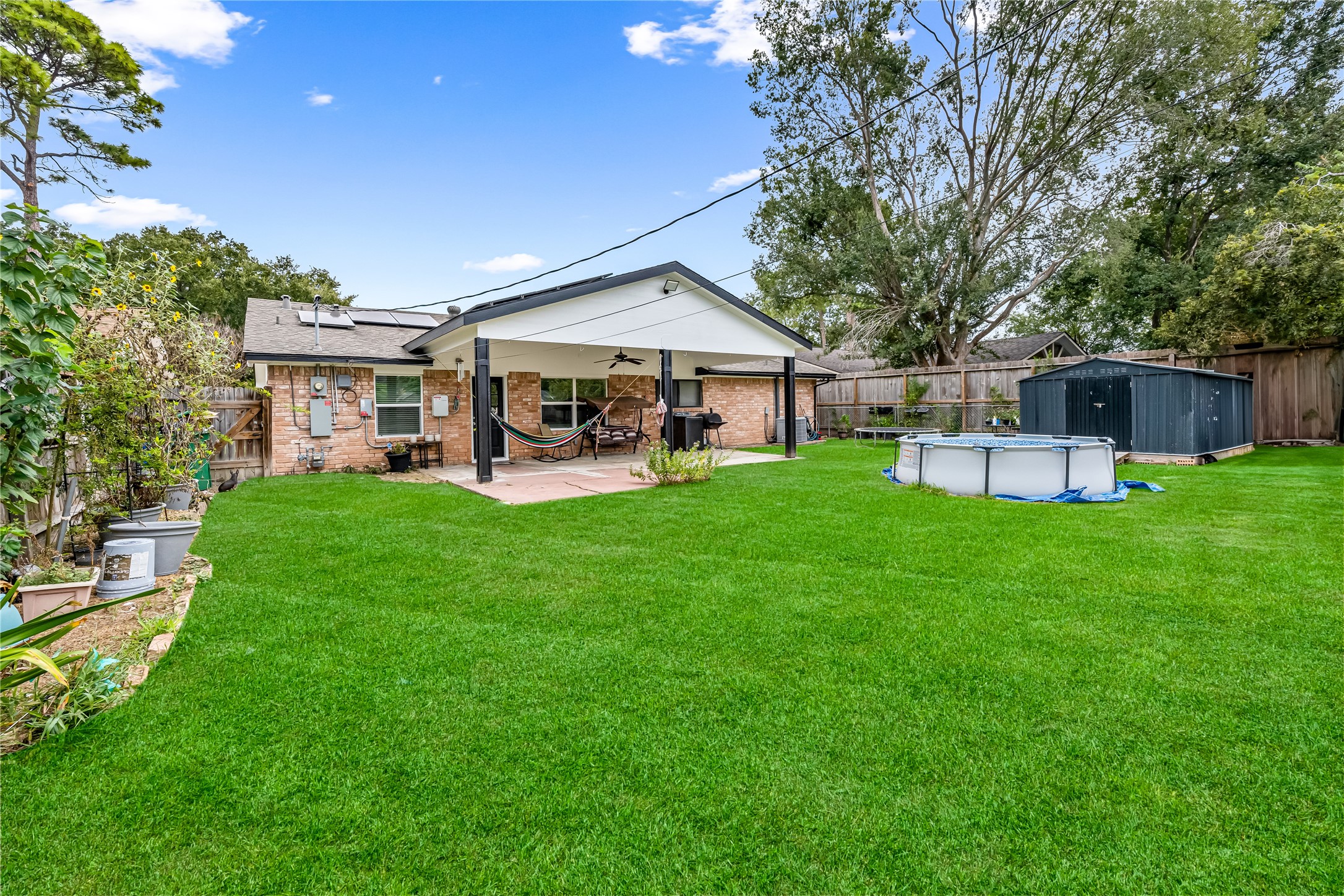 8823 Shadow Crest Street, Houston, TX 77074