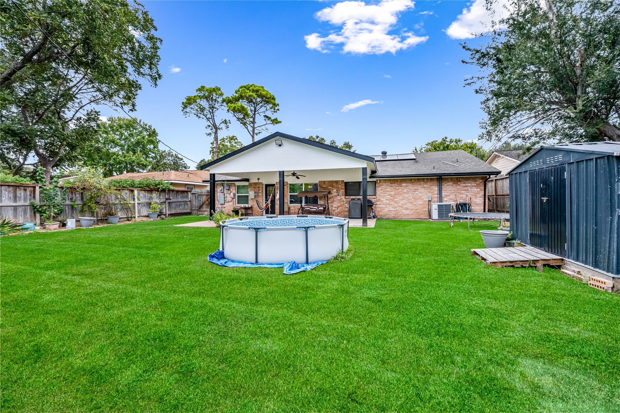 8823 Shadow Crest Street, Houston, TX 77074