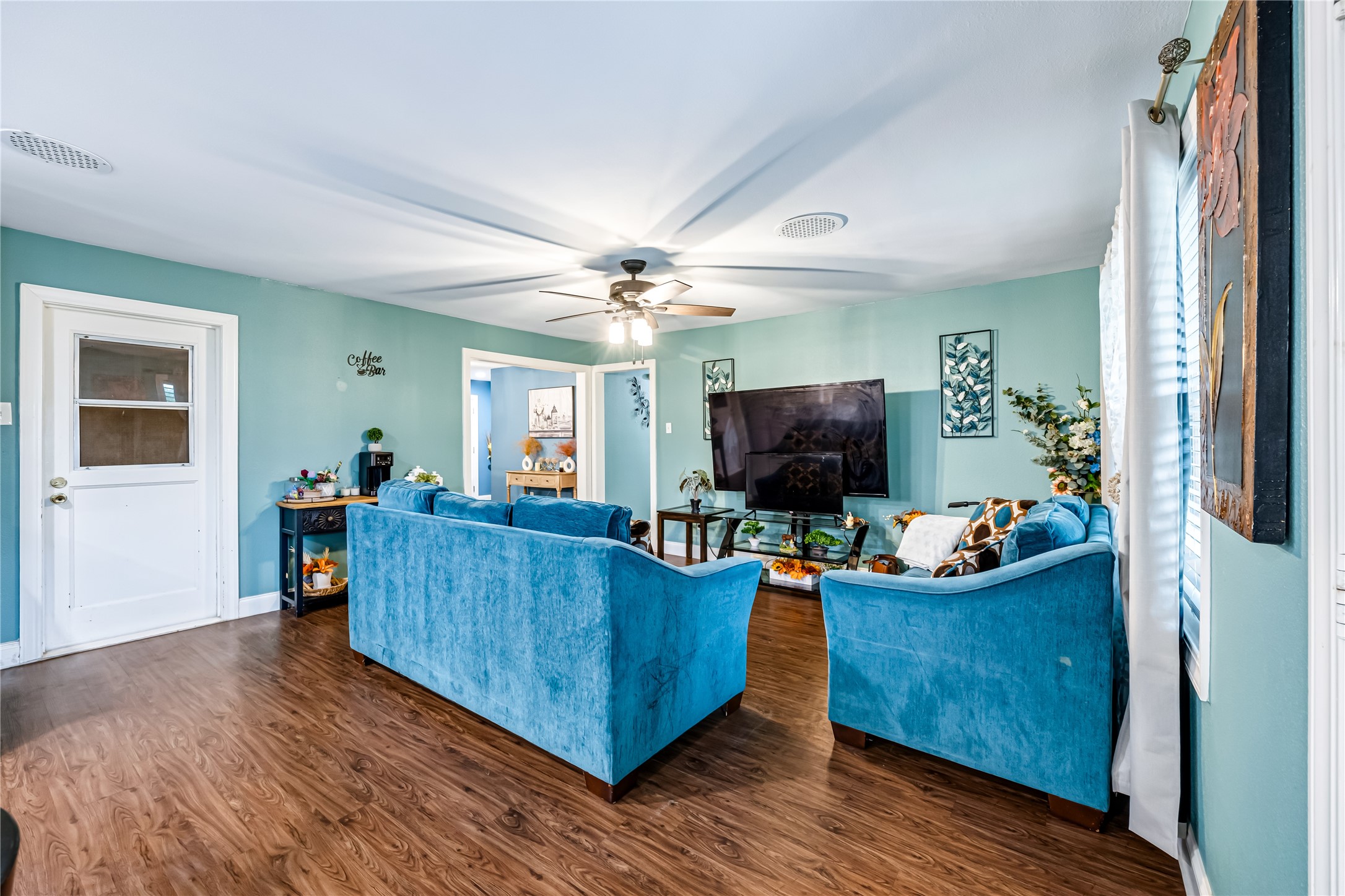 8823 Shadow Crest Street, Houston, TX 77074