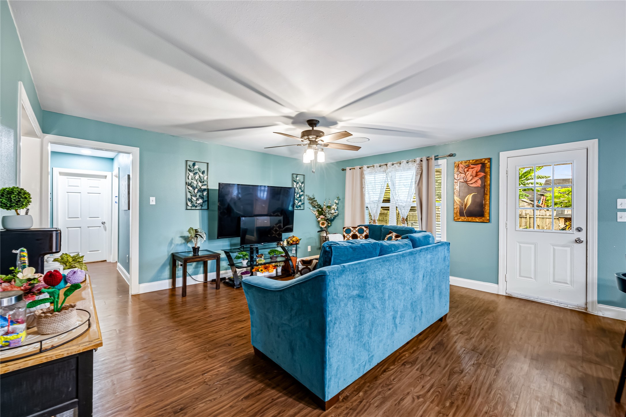 8823 Shadow Crest Street, Houston, TX 77074