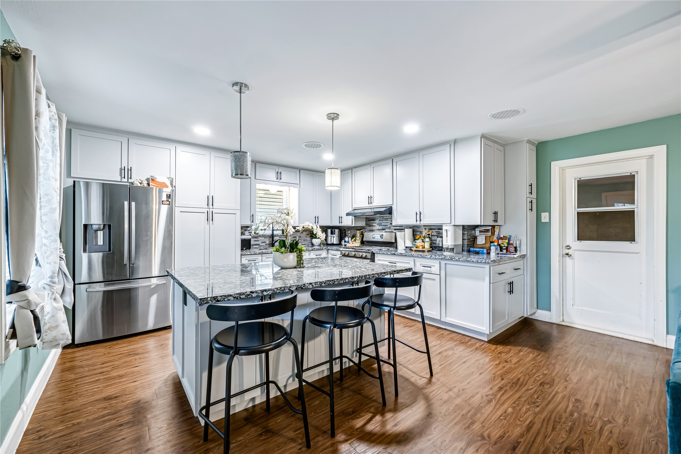 8823 Shadow Crest Street, Houston, TX 77074