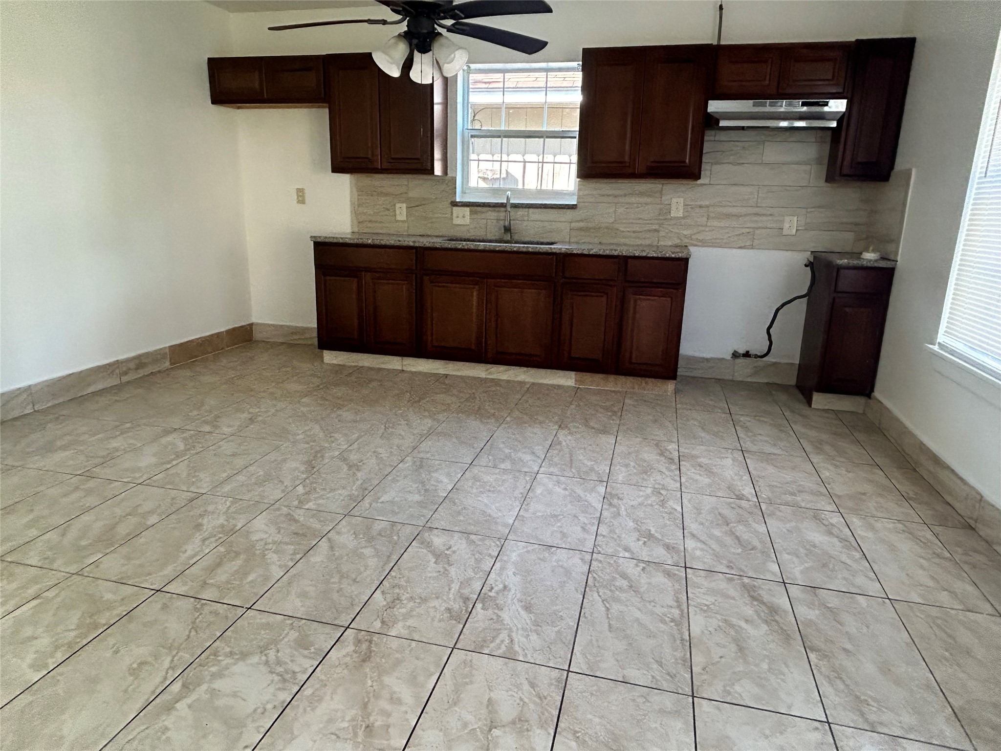 915 Avenue M, South Houston, TX 77587