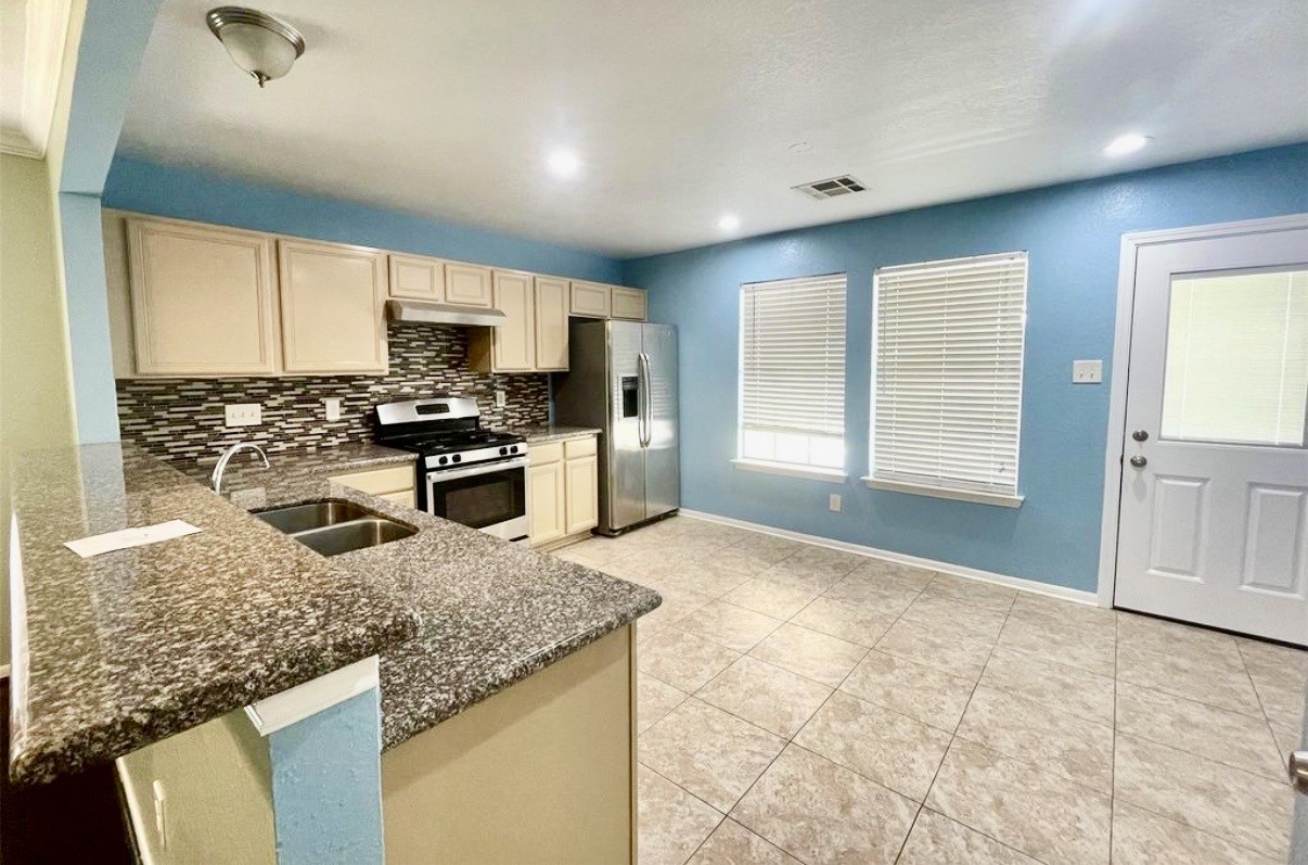 8010 Arrowhead Lane, Houston, TX 77075