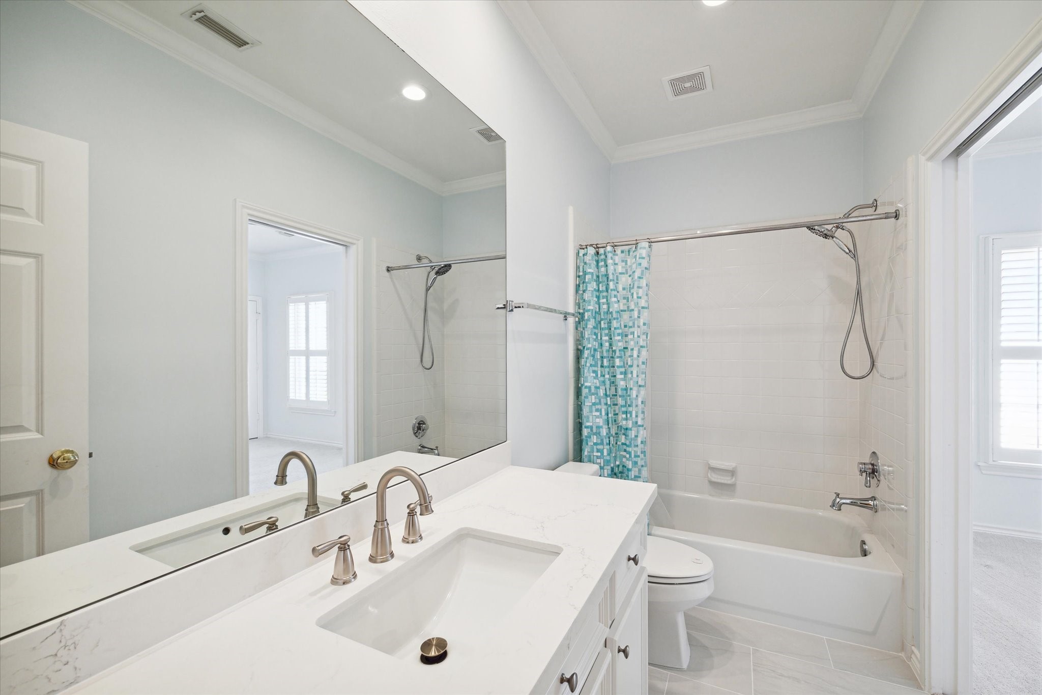 5747 Longmont Lane, Houston, TX 77057