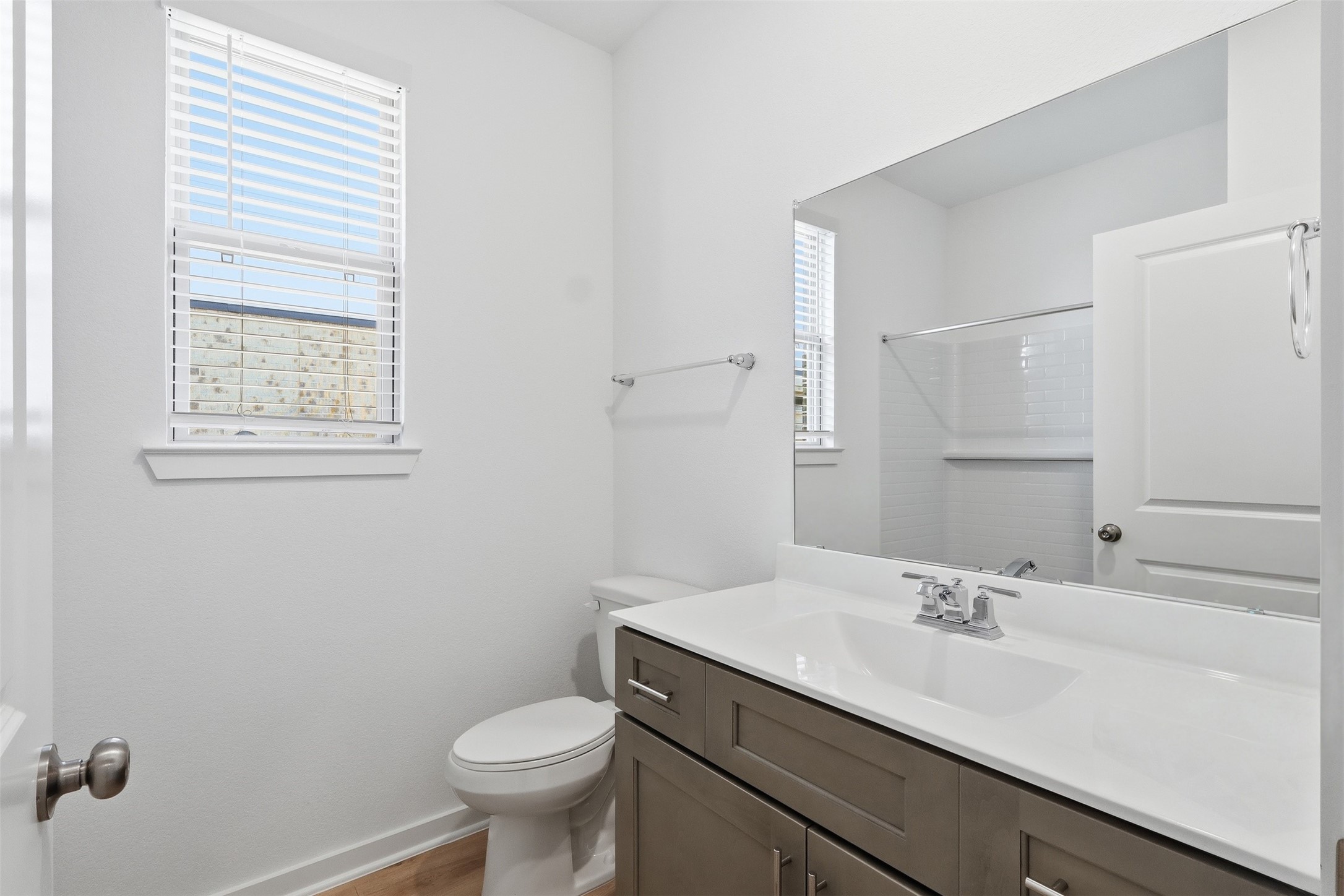 Full Hall Bath