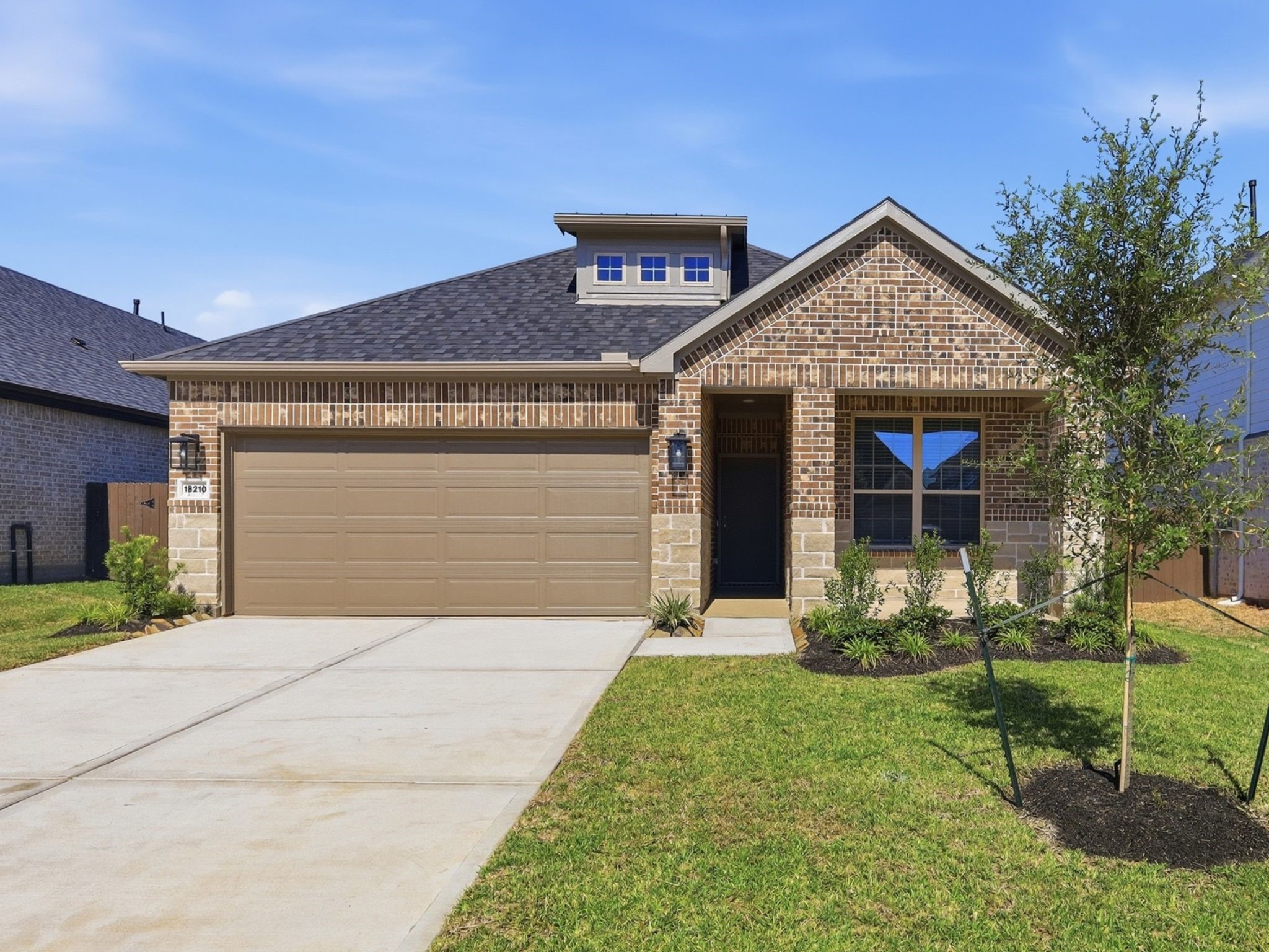 Welcome Home to 18210 Ellerden Forest. A beautiful community in Tomball with resort style amenities.