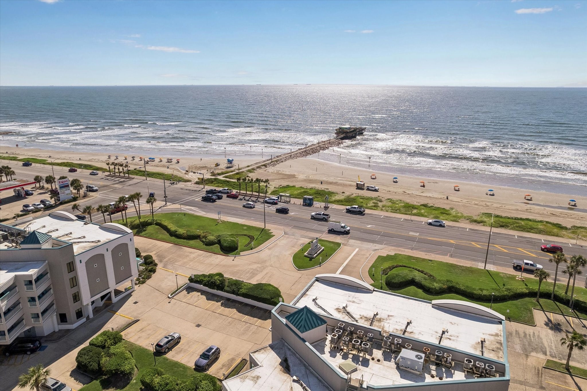 Complex is directly across from the beach Complex is directly across from the beach