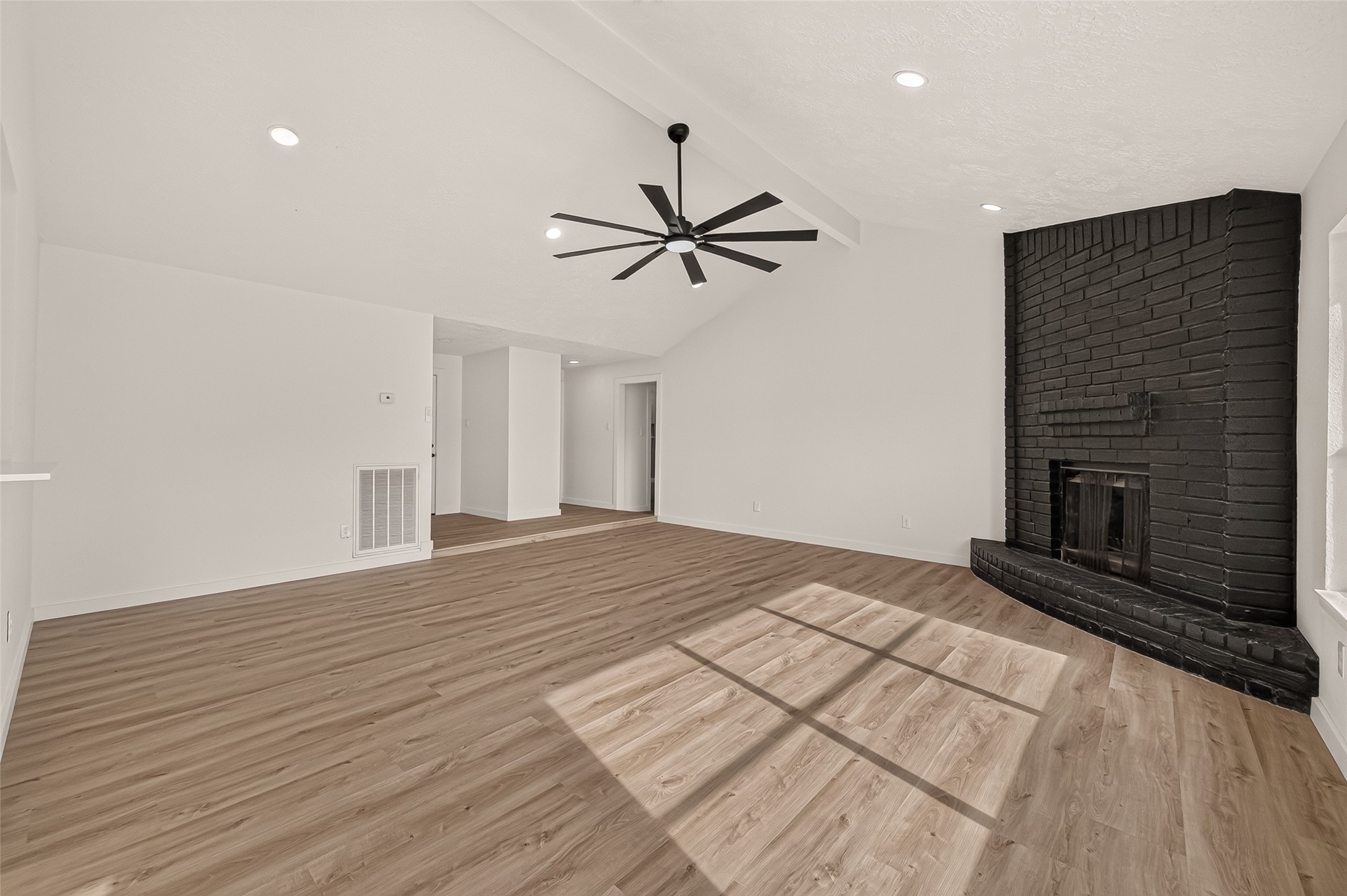 9918 Willmont Road, La Porte, TX 77571