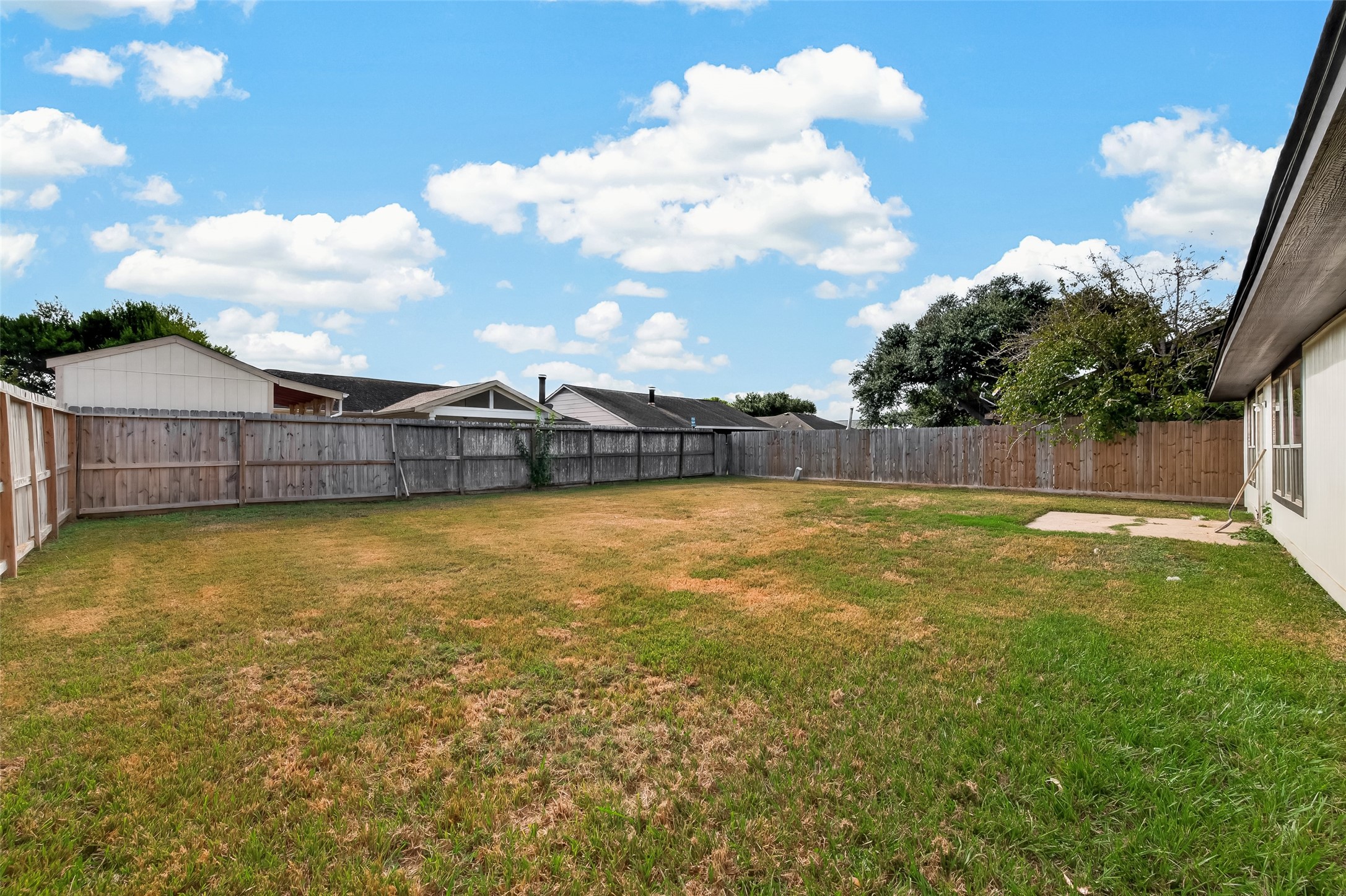 9918 Willmont Road, La Porte, TX 77571