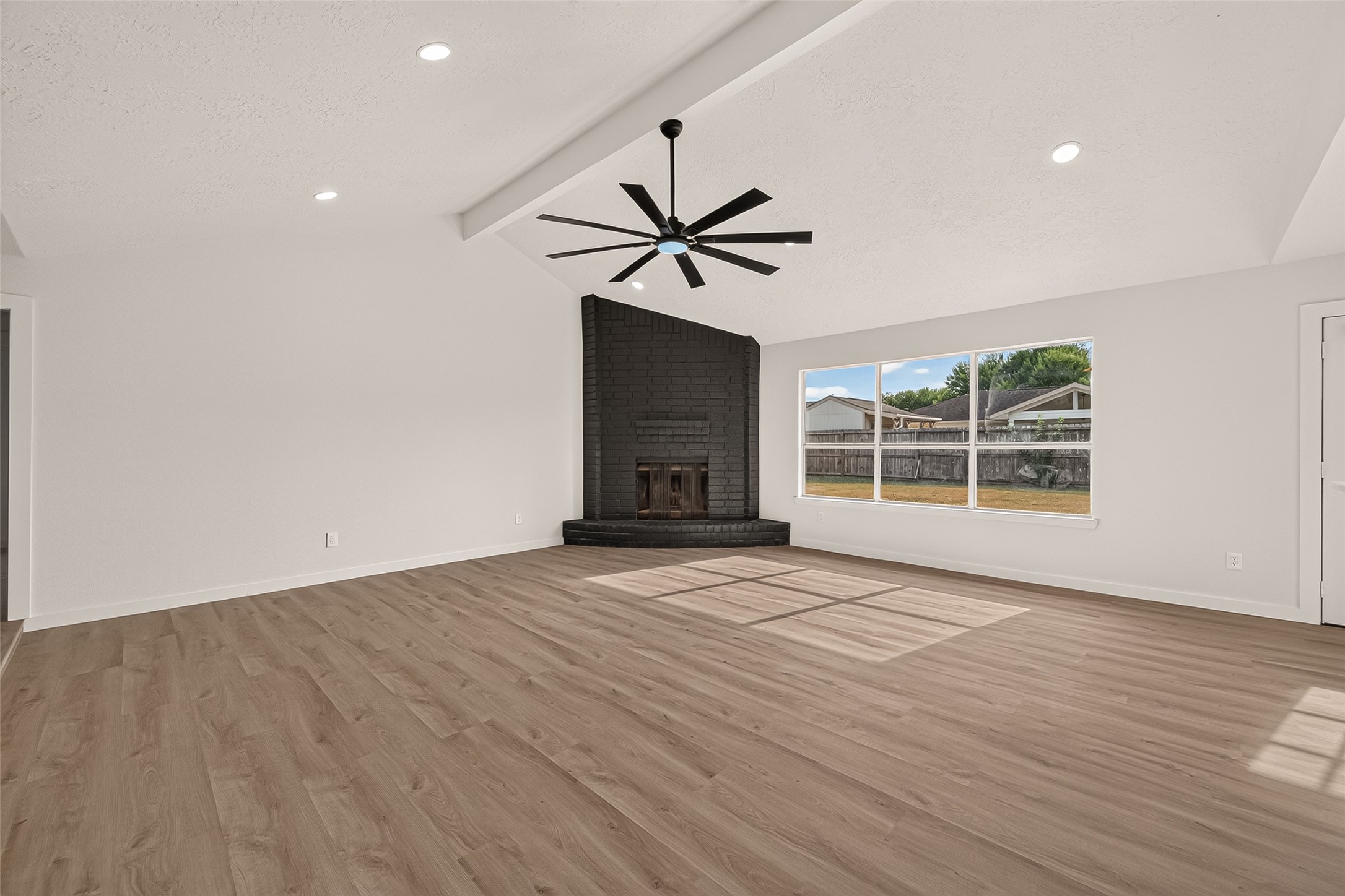 9918 Willmont Road, La Porte, TX 77571
