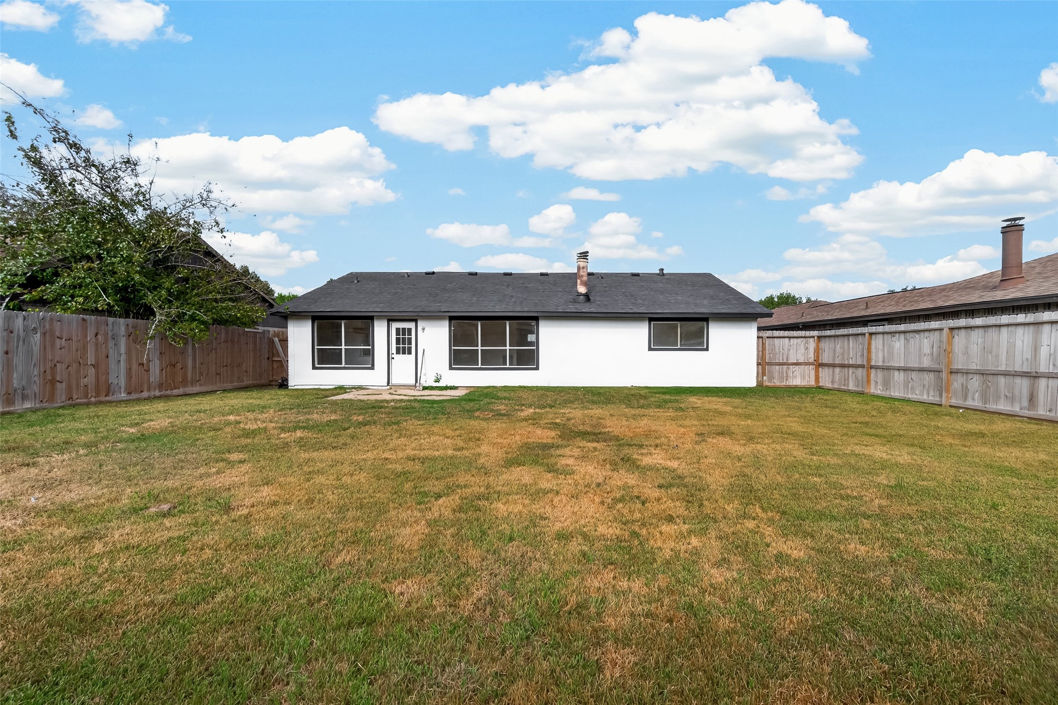 9918 Willmont Road, La Porte, TX 77571