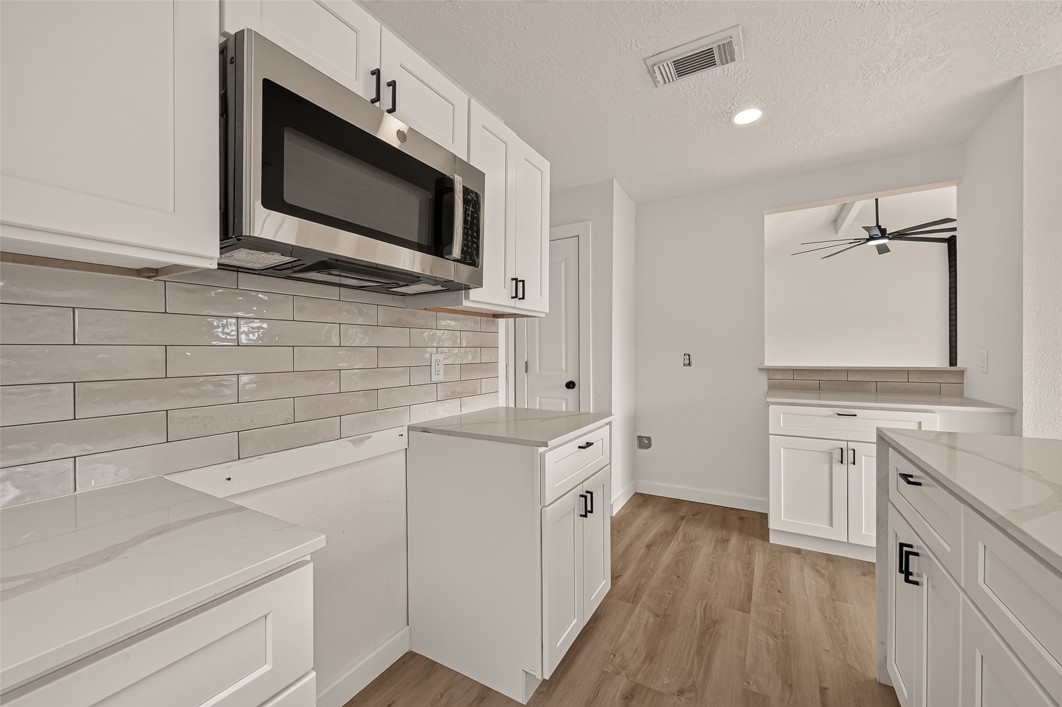 9918 Willmont Road, La Porte, TX 77571