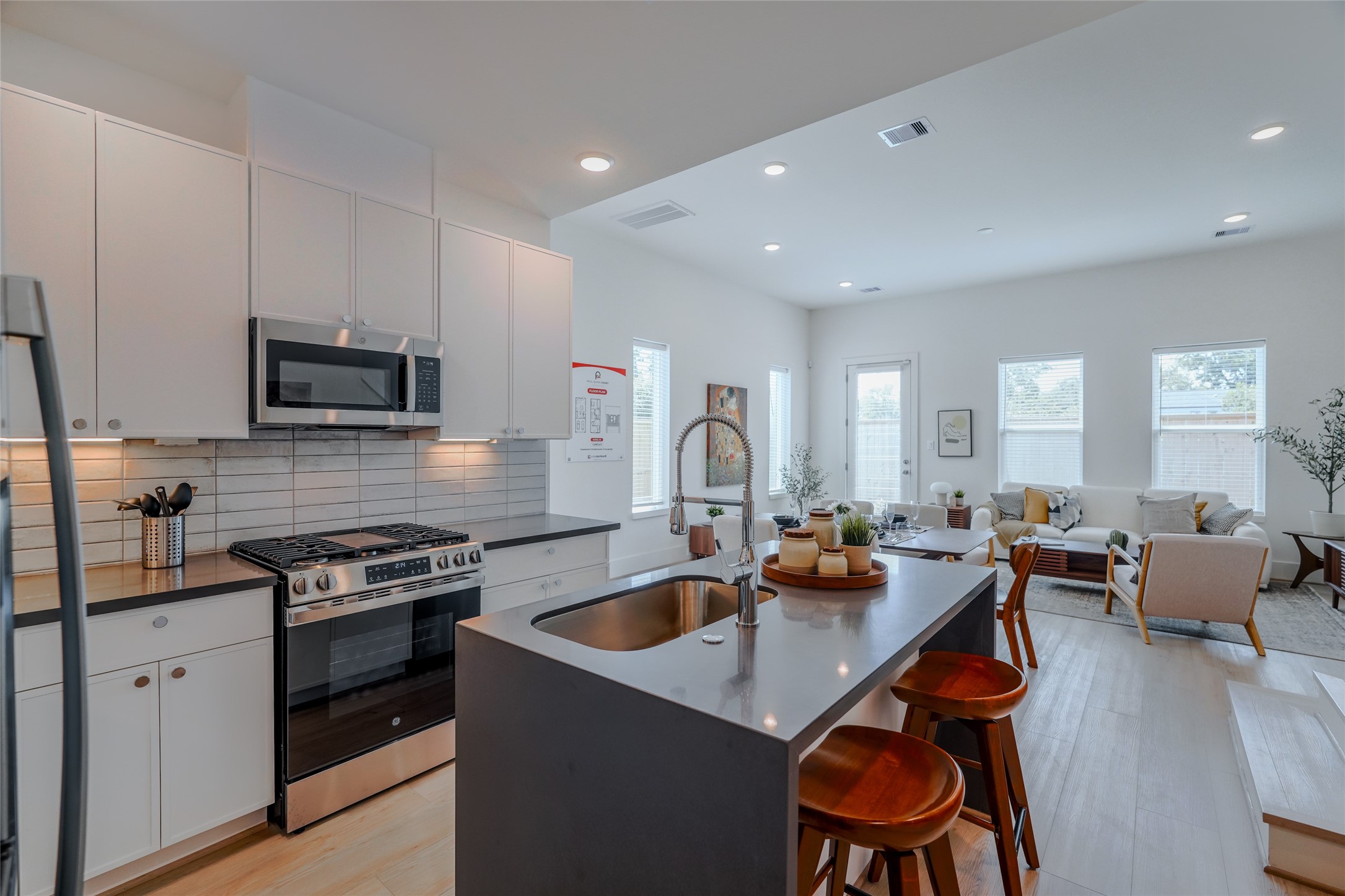 862 Paul Quinn Street, #B, Houston, TX 77091