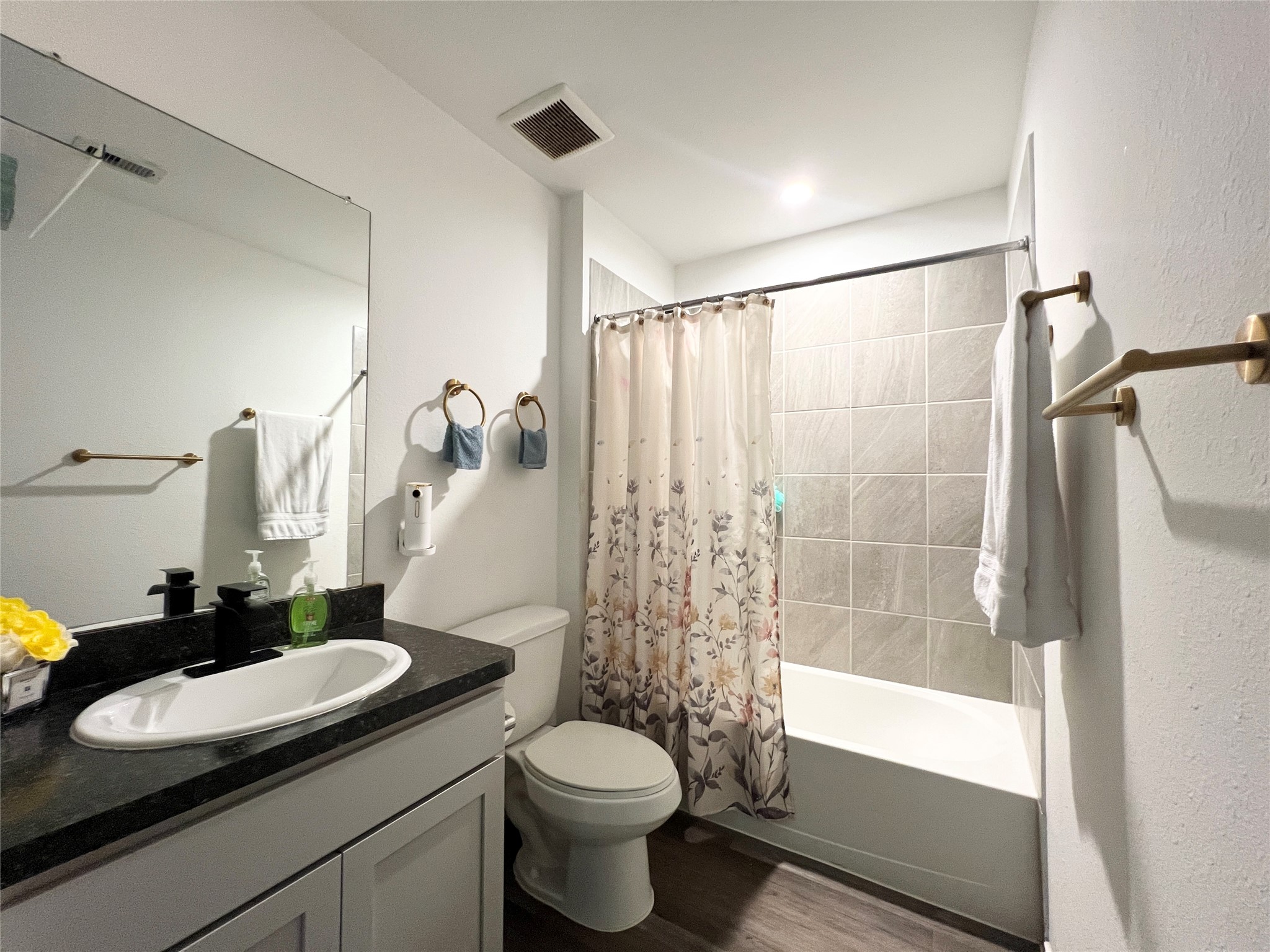 5226 Castlebury Meadows Drive, Spring, TX 77373
