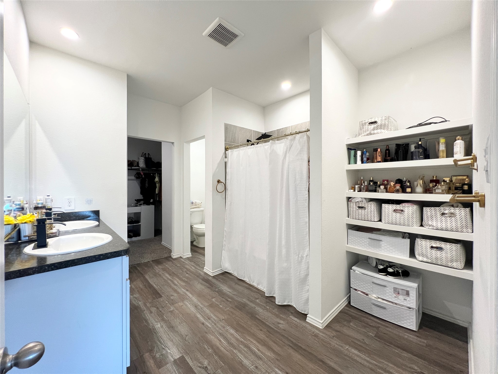 5226 Castlebury Meadows Drive, Spring, TX 77373