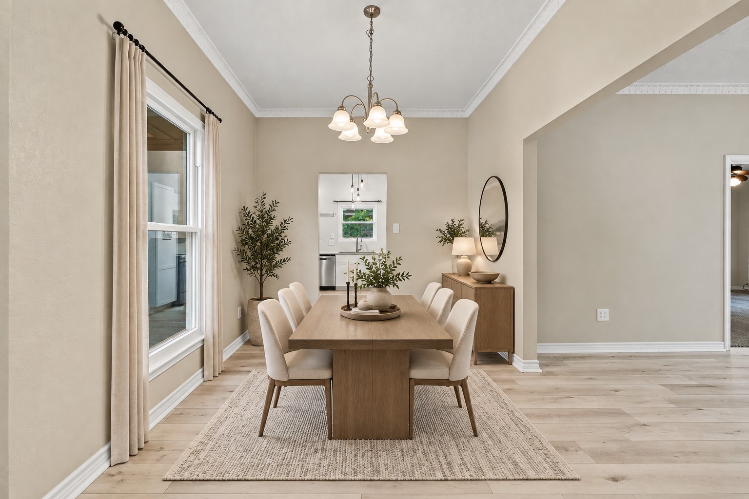 Formal dining area
***virtually staged***