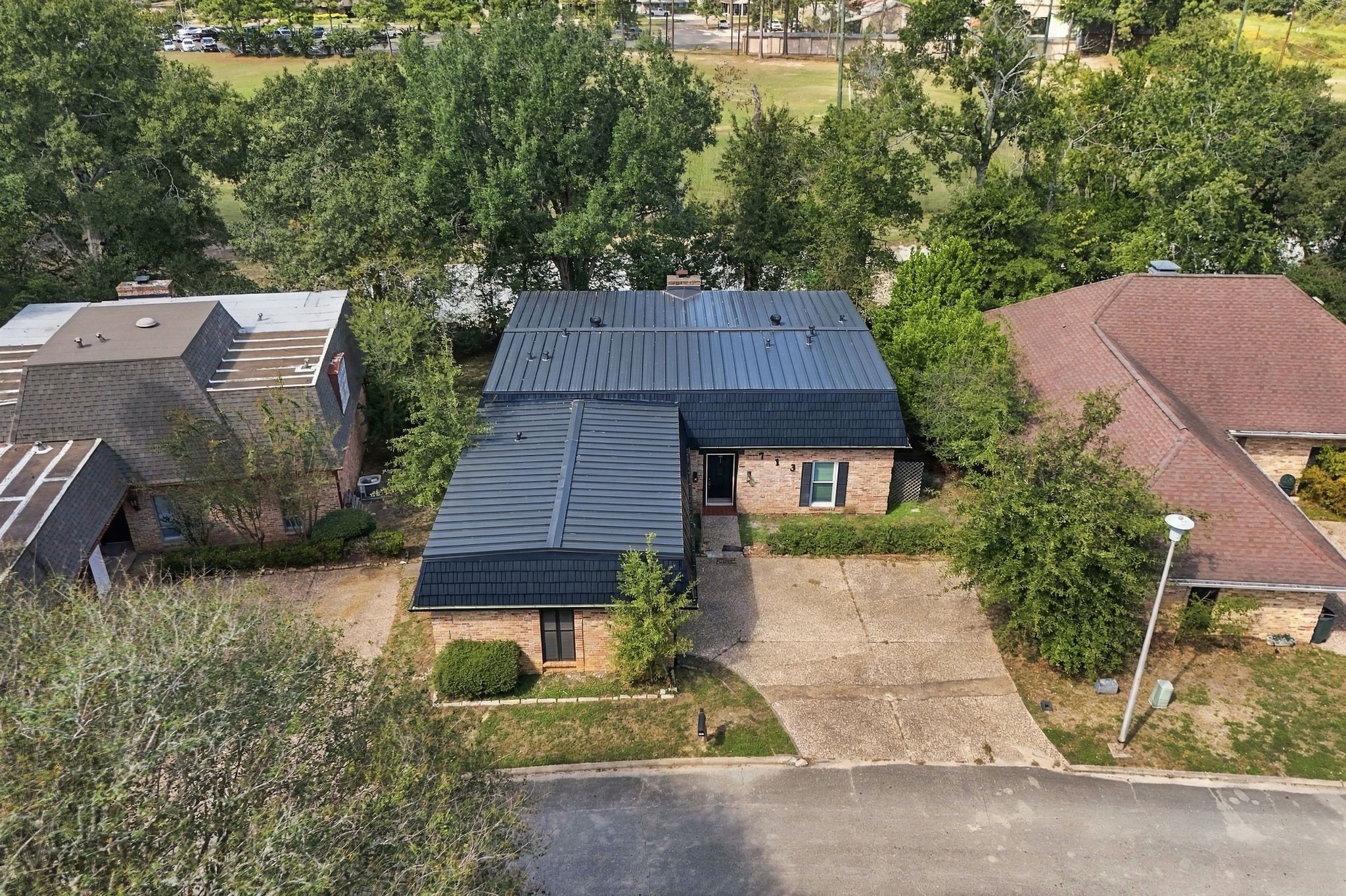 713 Palmer Drive, Conroe, TX 77302