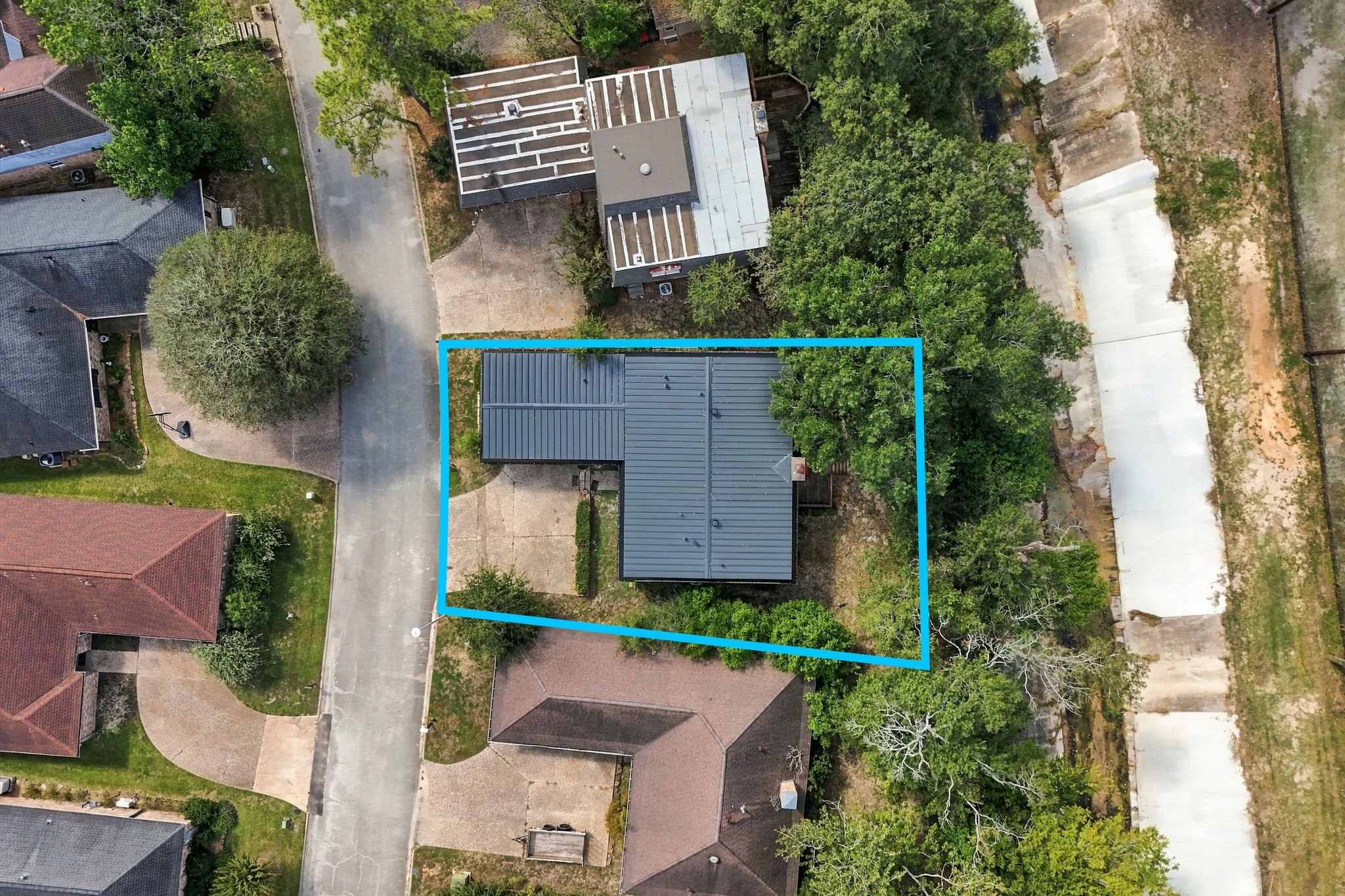 713 Palmer Drive, Conroe, TX 77302