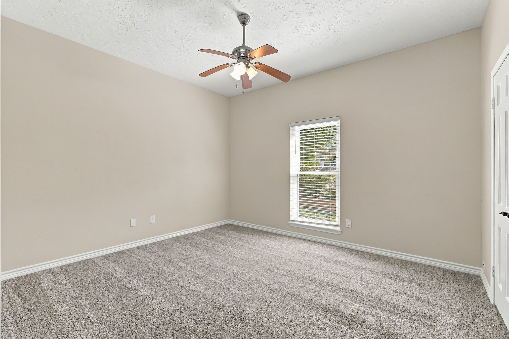 713 Palmer Drive, Conroe, TX 77302
