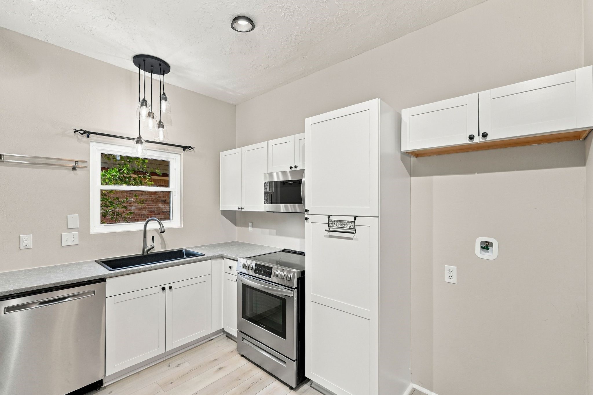 713 Palmer Drive, Conroe, TX 77302