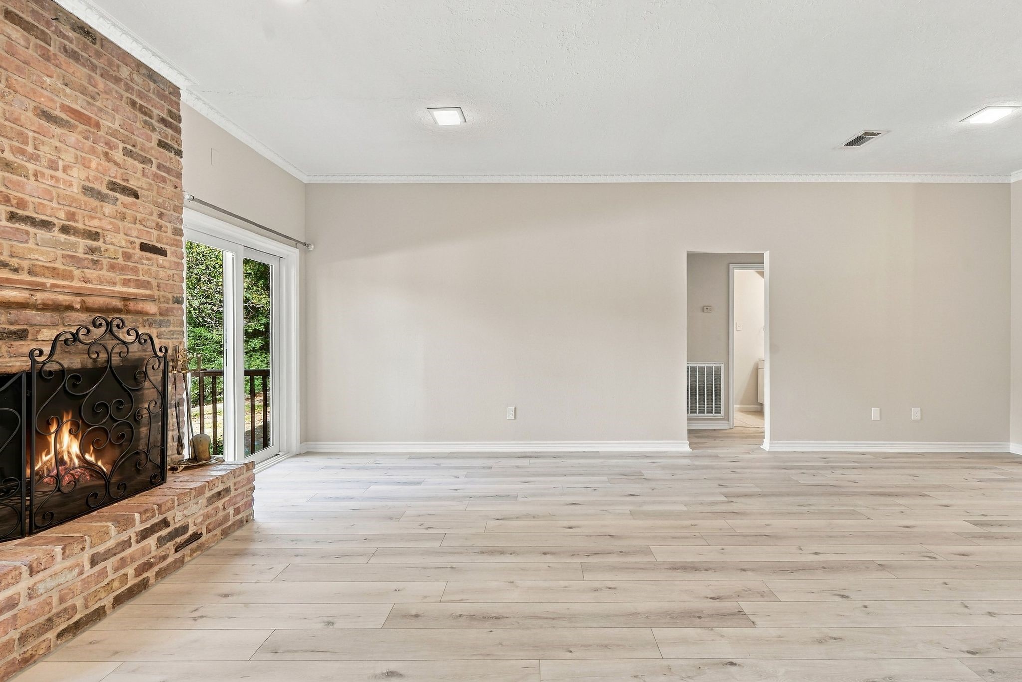 713 Palmer Drive, Conroe, TX 77302