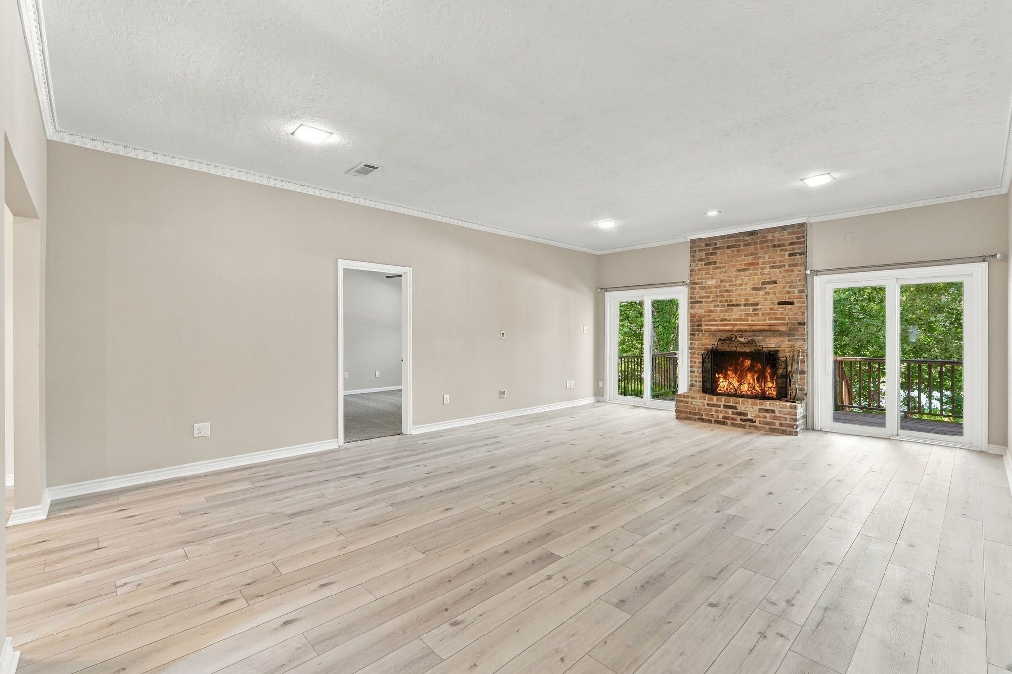 713 Palmer Drive, Conroe, TX 77302