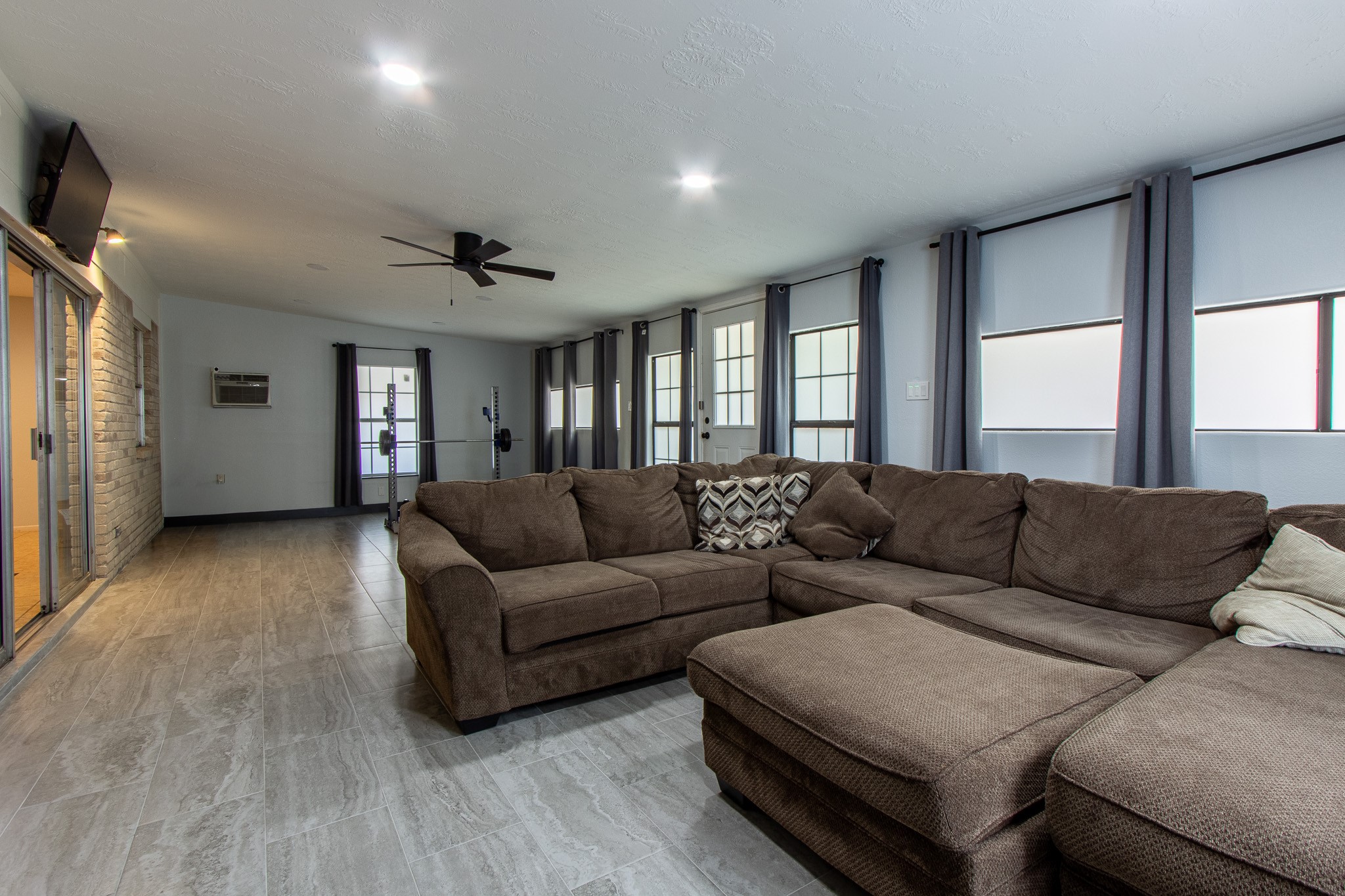 2522 Lower Valley Drive, Houston, TX 77067