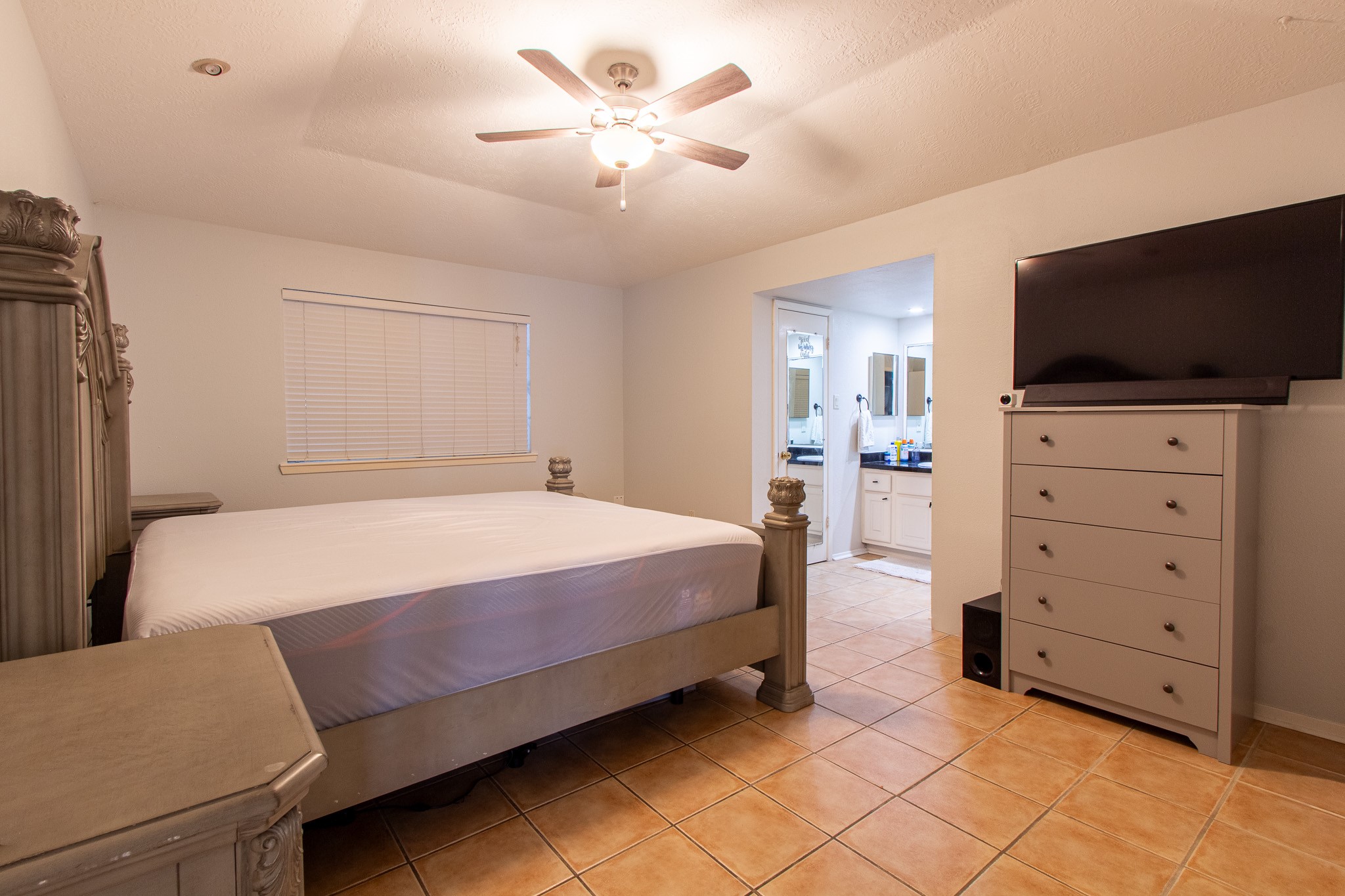 2522 Lower Valley Drive, Houston, TX 77067