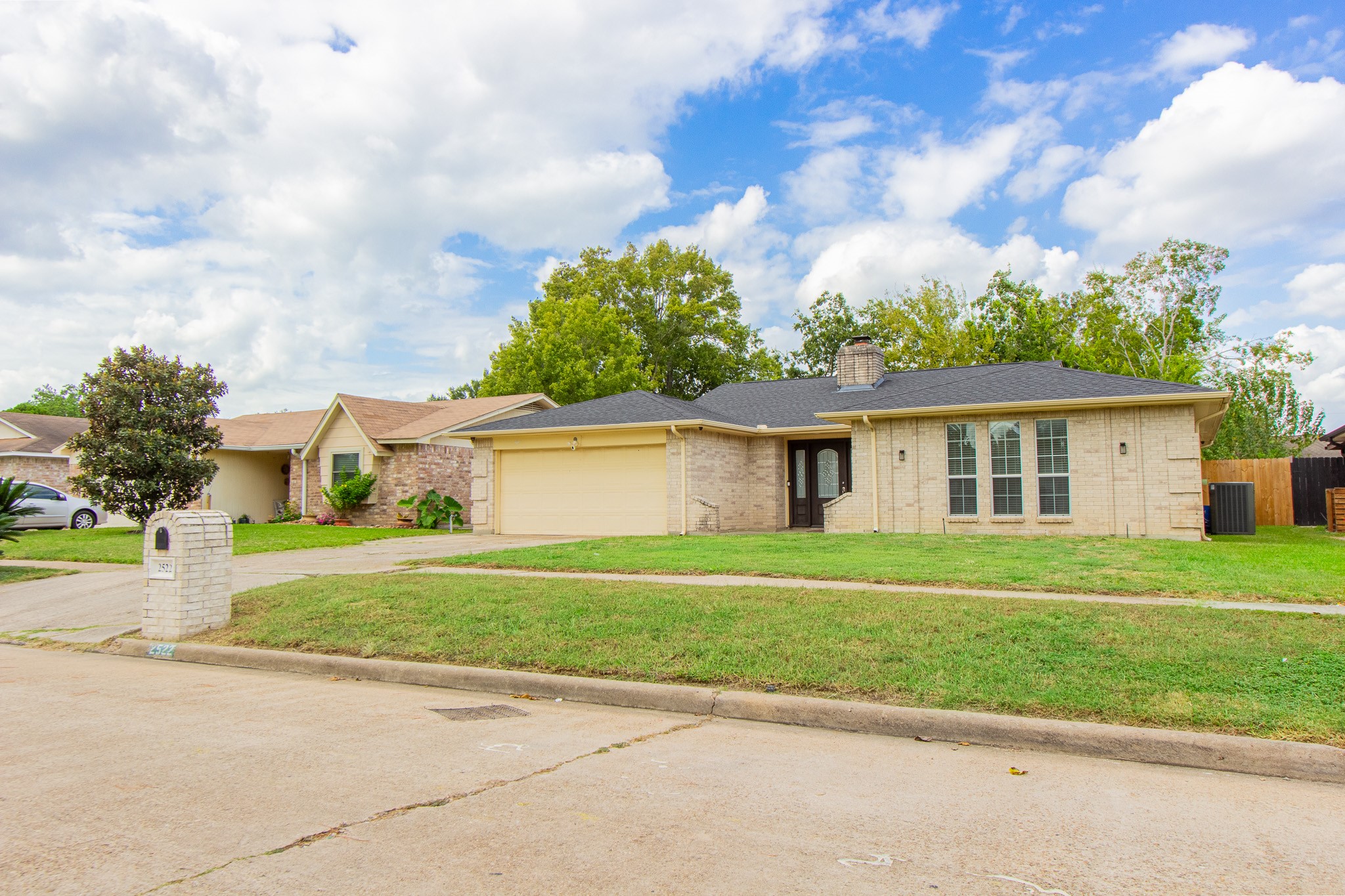 2522 Lower Valley Drive, Houston, TX 77067