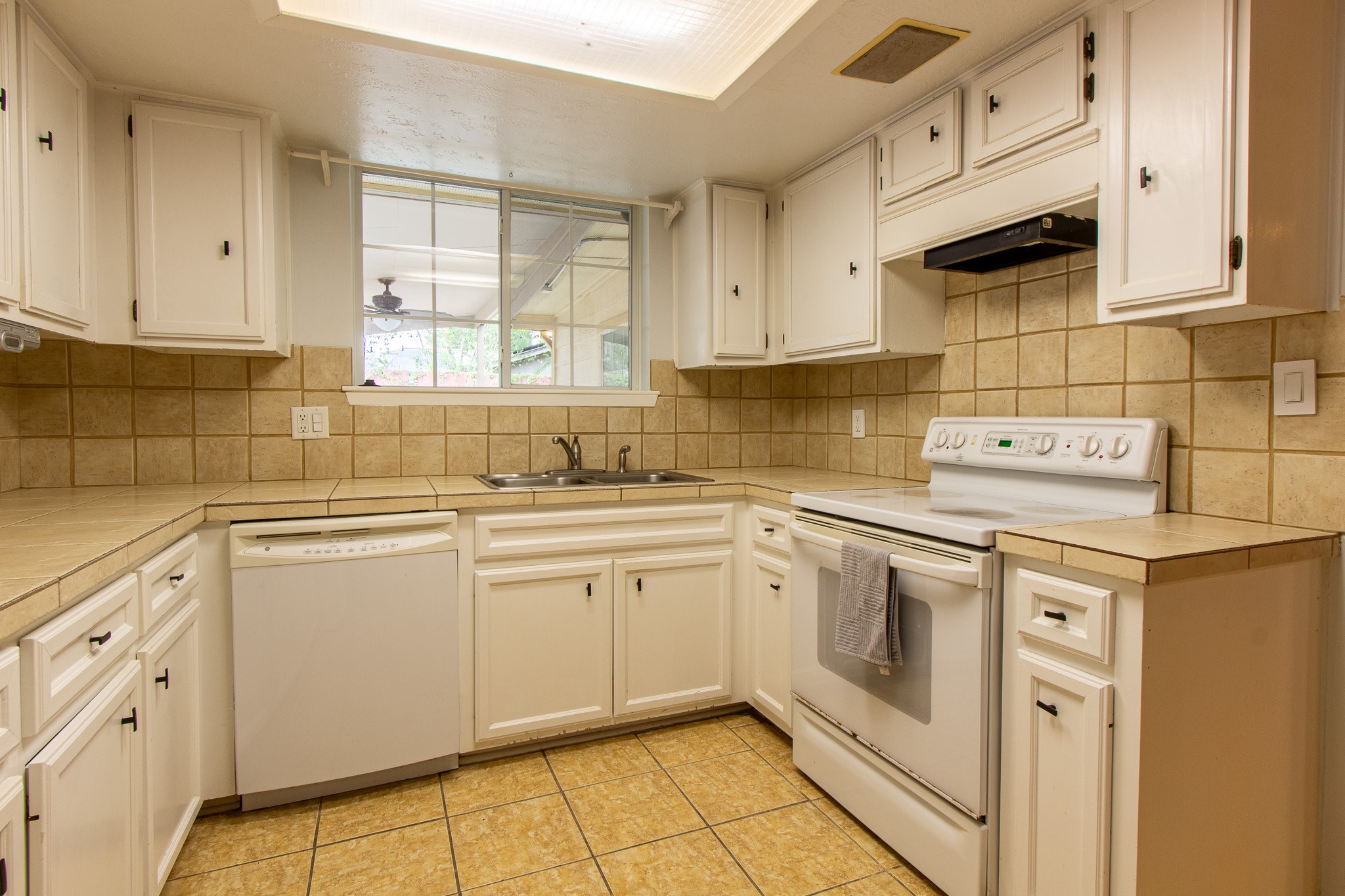 2522 Lower Valley Drive, Houston, TX 77067