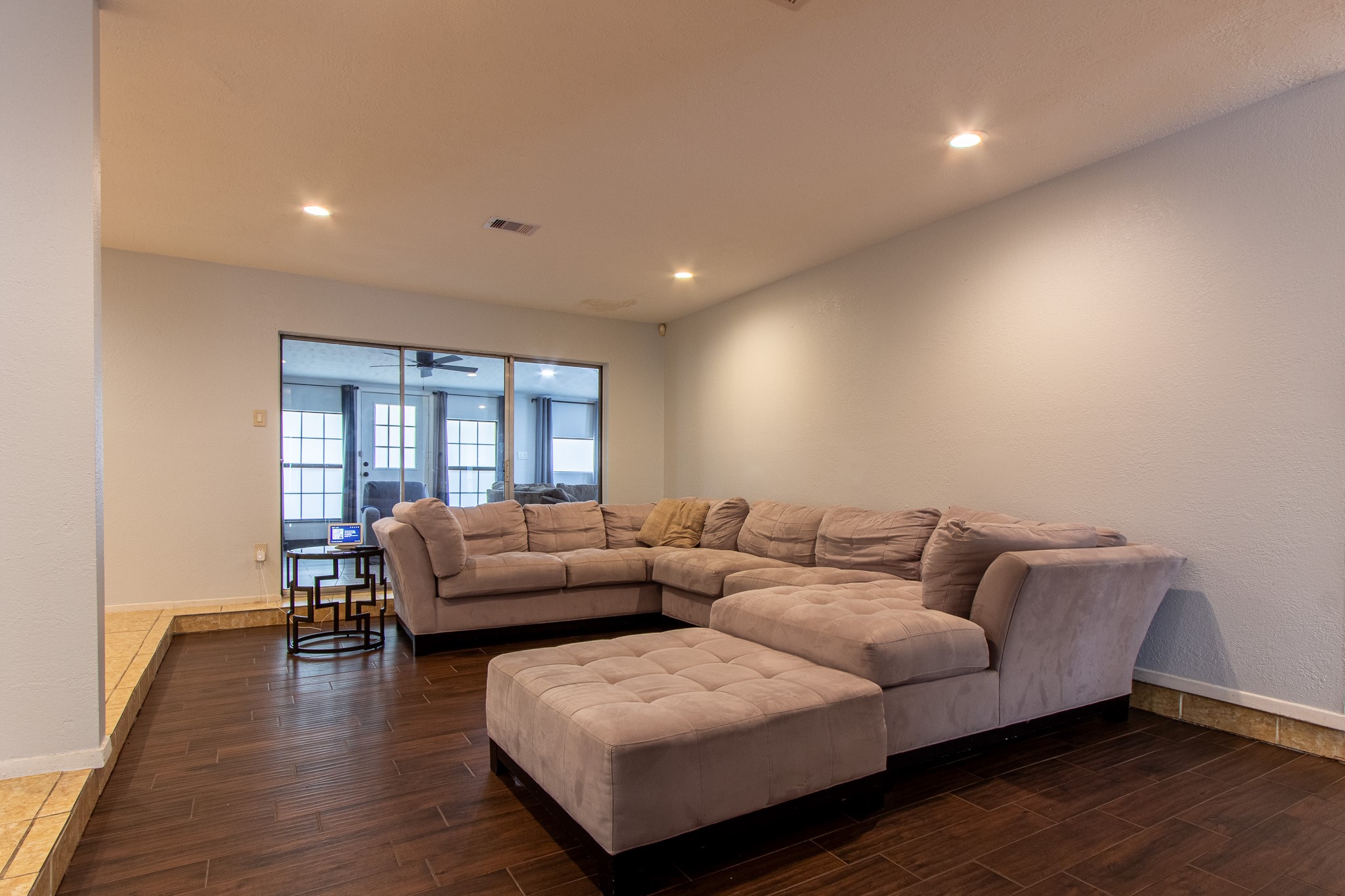 2522 Lower Valley Drive, Houston, TX 77067
