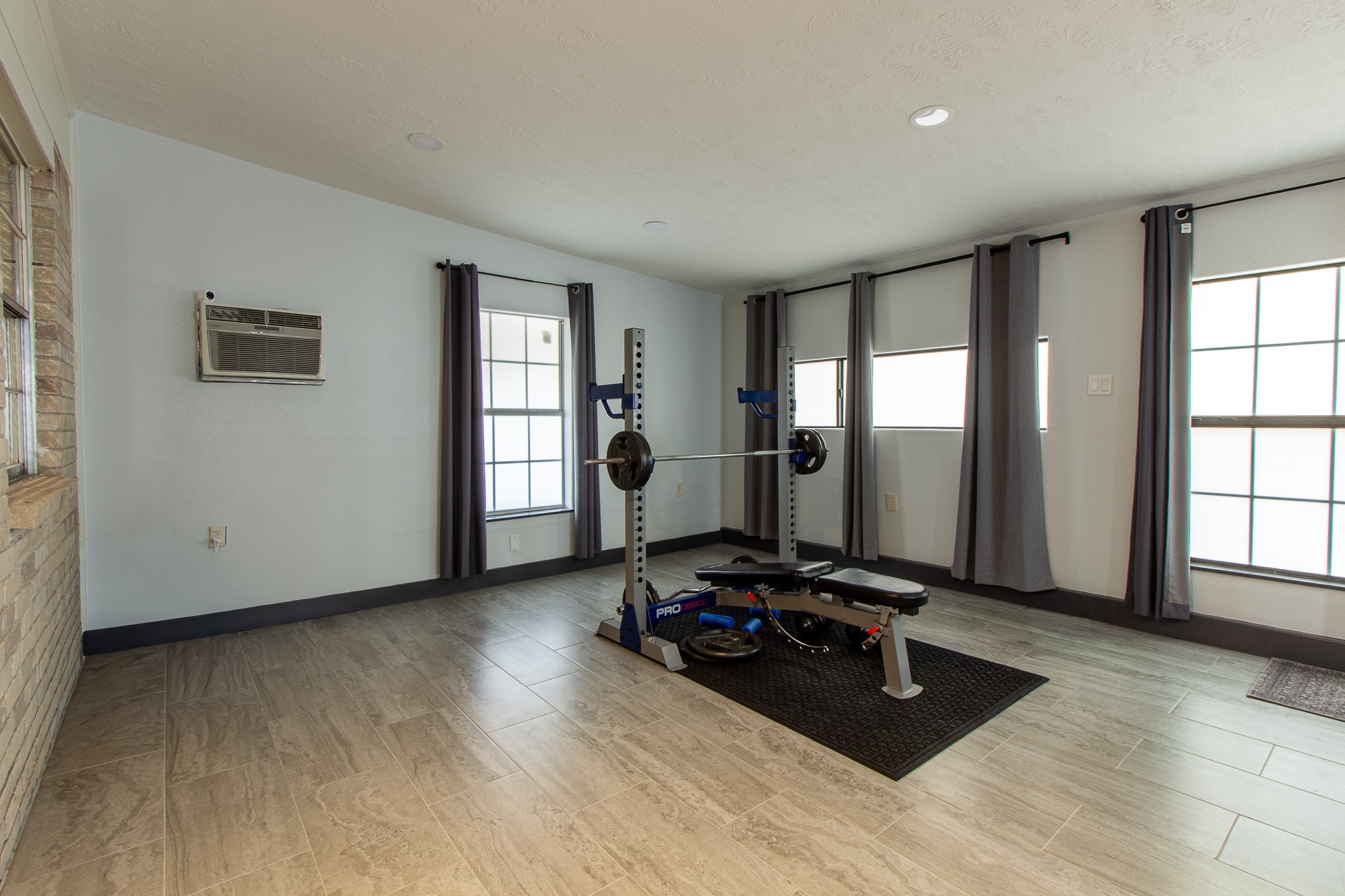2522 Lower Valley Drive, Houston, TX 77067