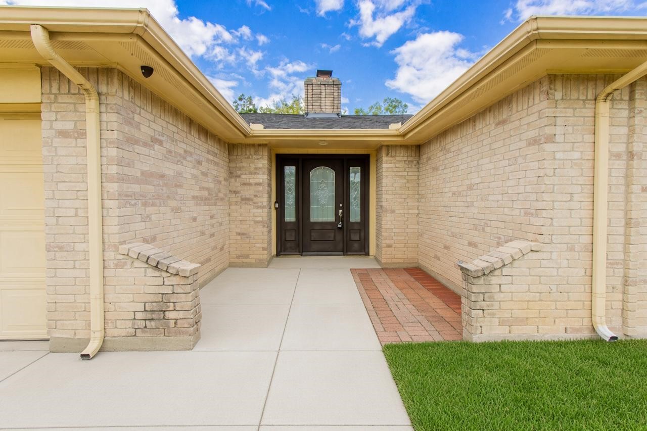 2522 Lower Valley Drive, Houston, TX 77067